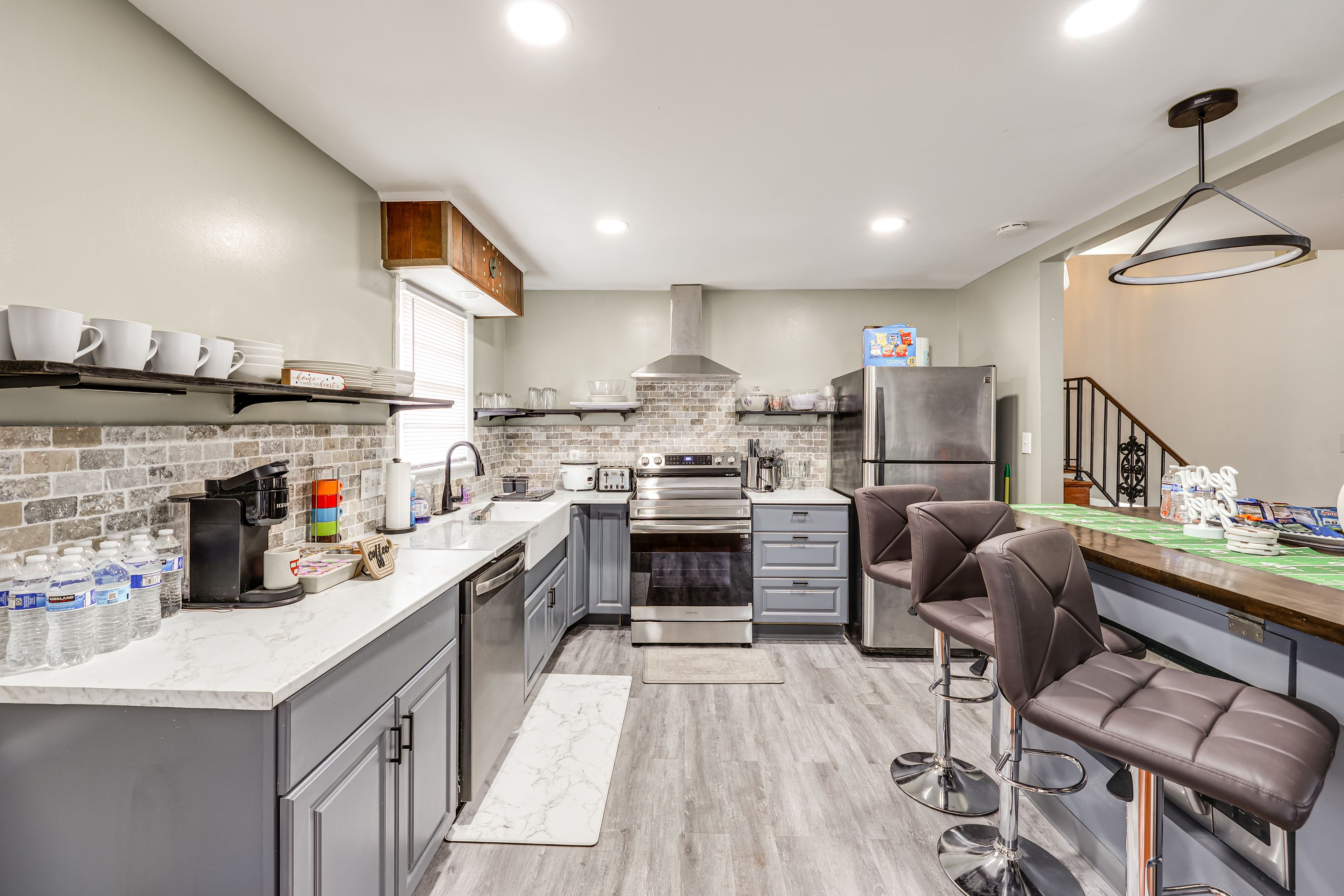 Kitchen | Main Level | Keurig Coffee Maker | Dishwasher | Cooking Basics