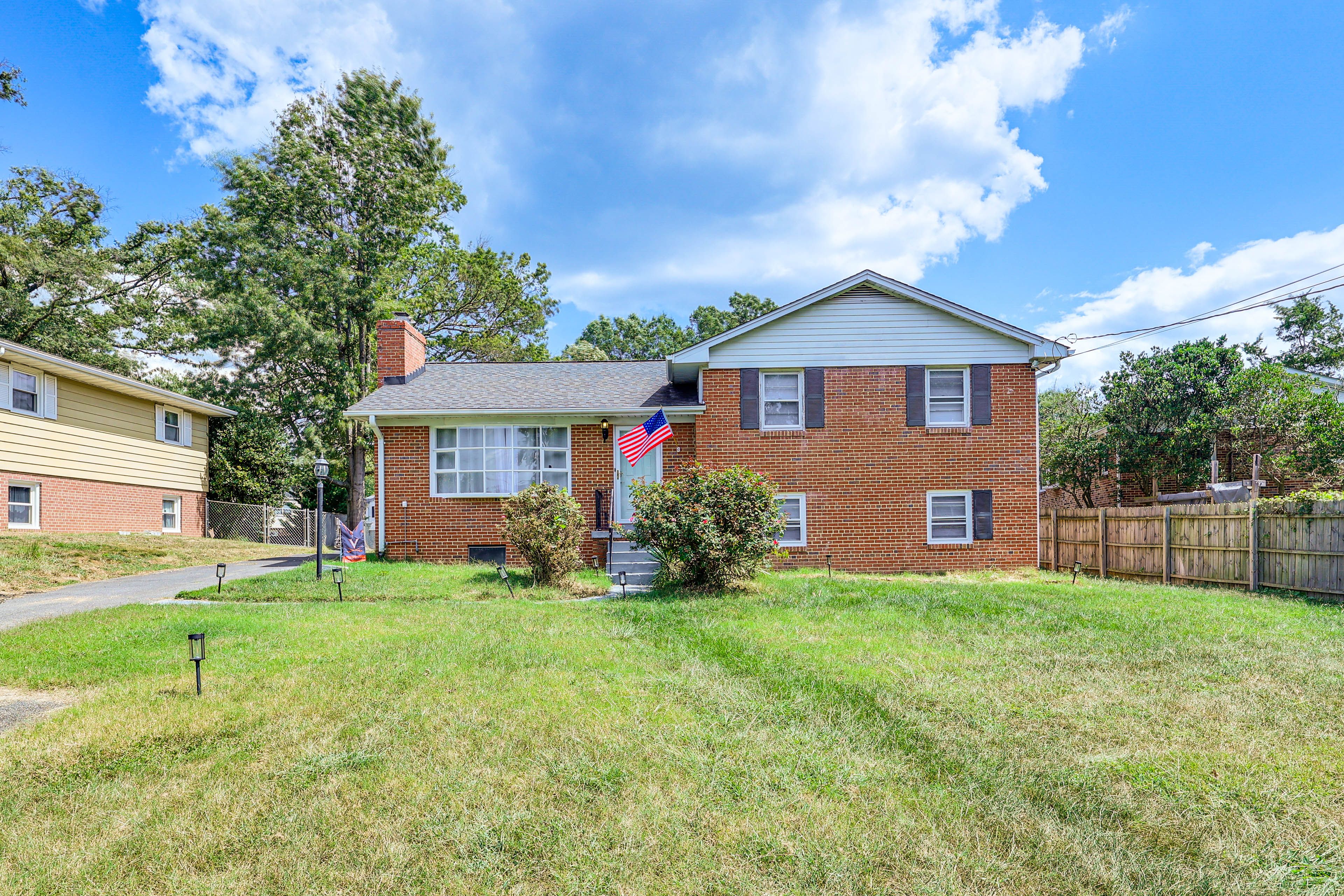 Alexandria Vacation Rental | 4BR | 3BA | Stairs Required | 2,000 Sq Ft