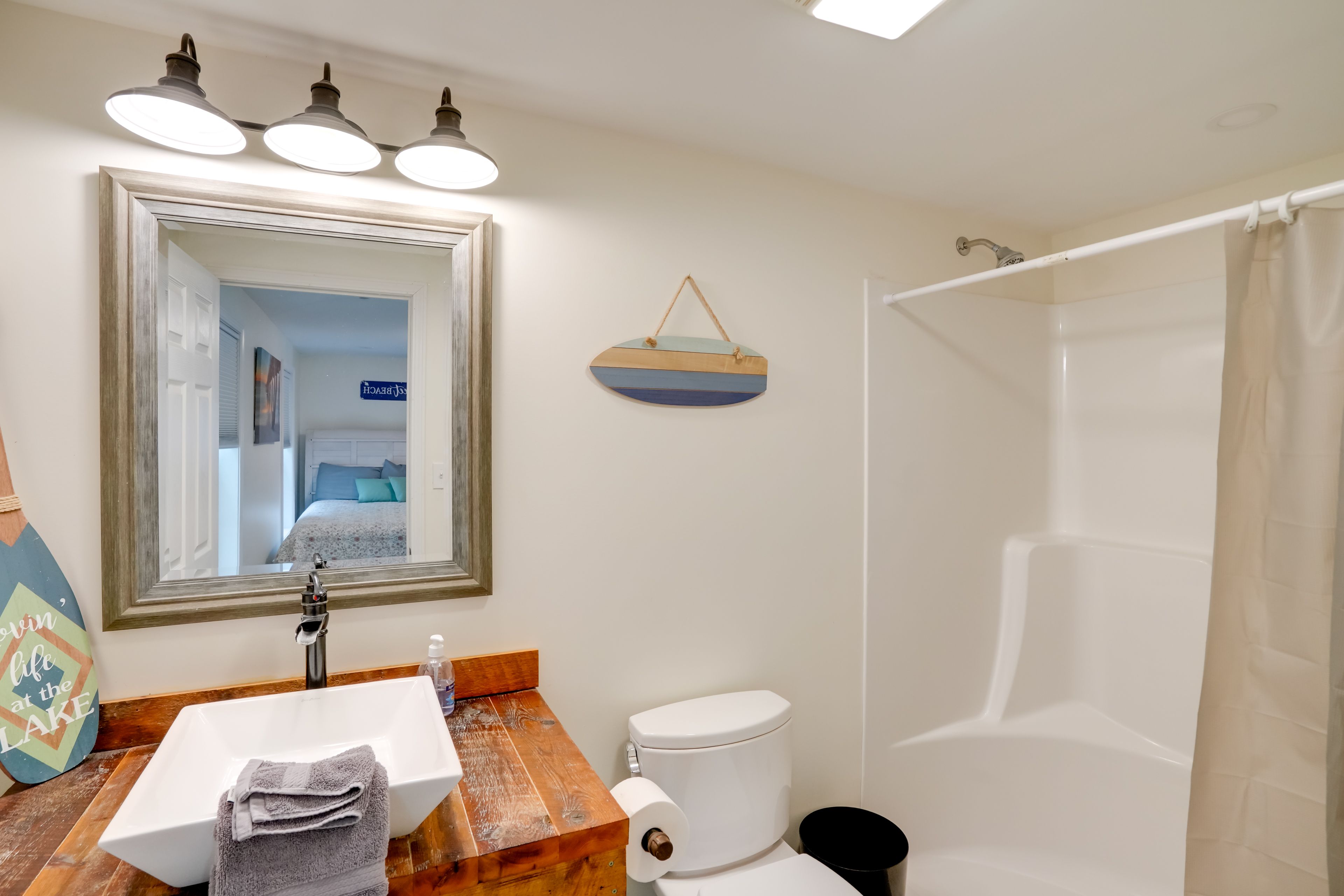 Full Bathroom | Main Level