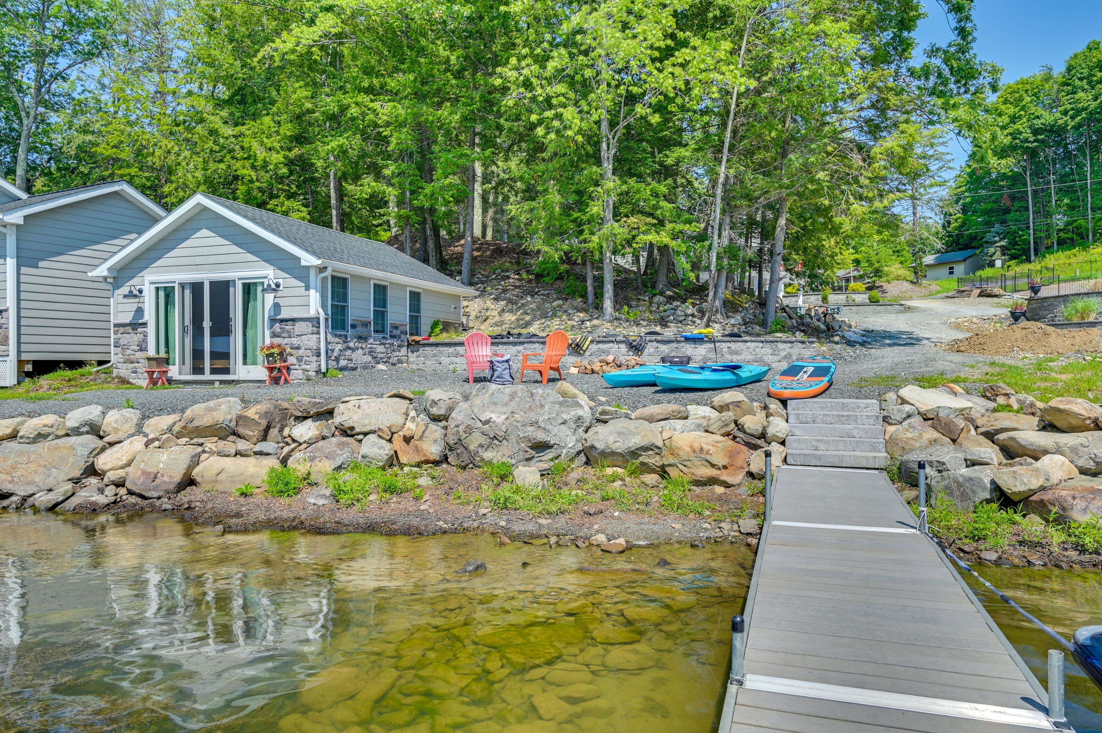 Shared Outdoor Space | Dock Access | Kayaks & Paddleboards