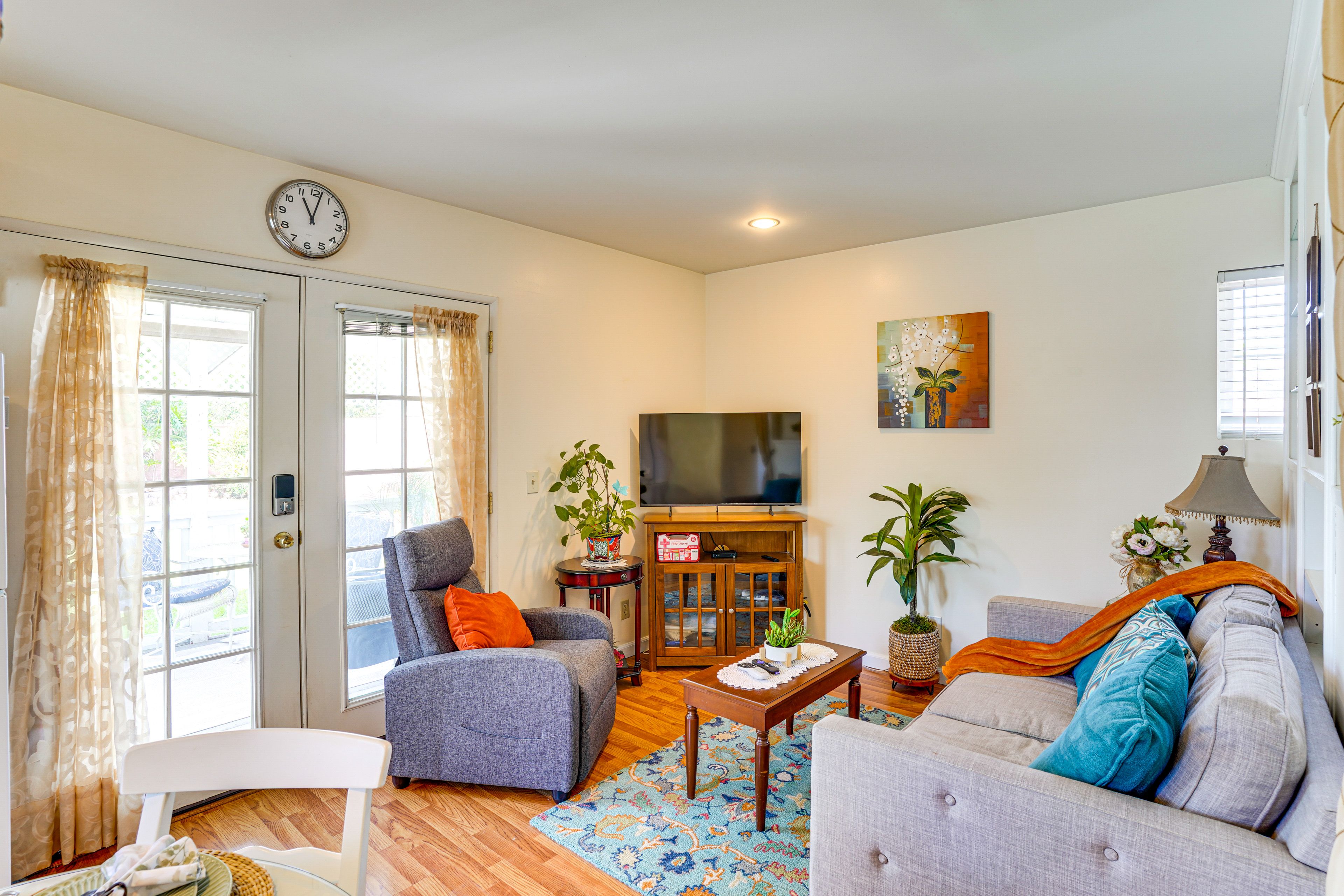 Living Room | Full Sleeper Sofa | Central A/C & Heating | Free WiFi