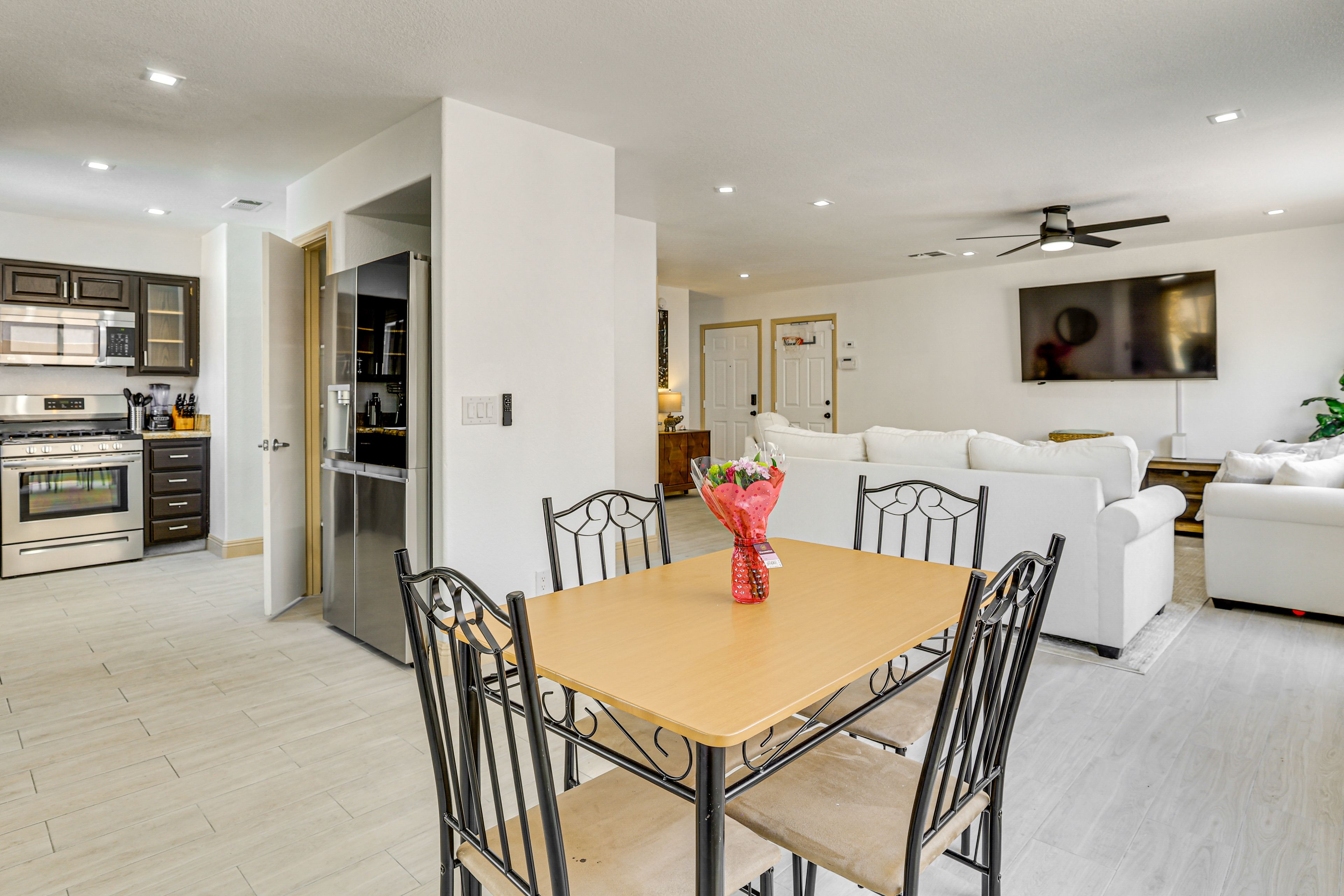 Dining Area | Open Floor Plan | Central A/C & Heating