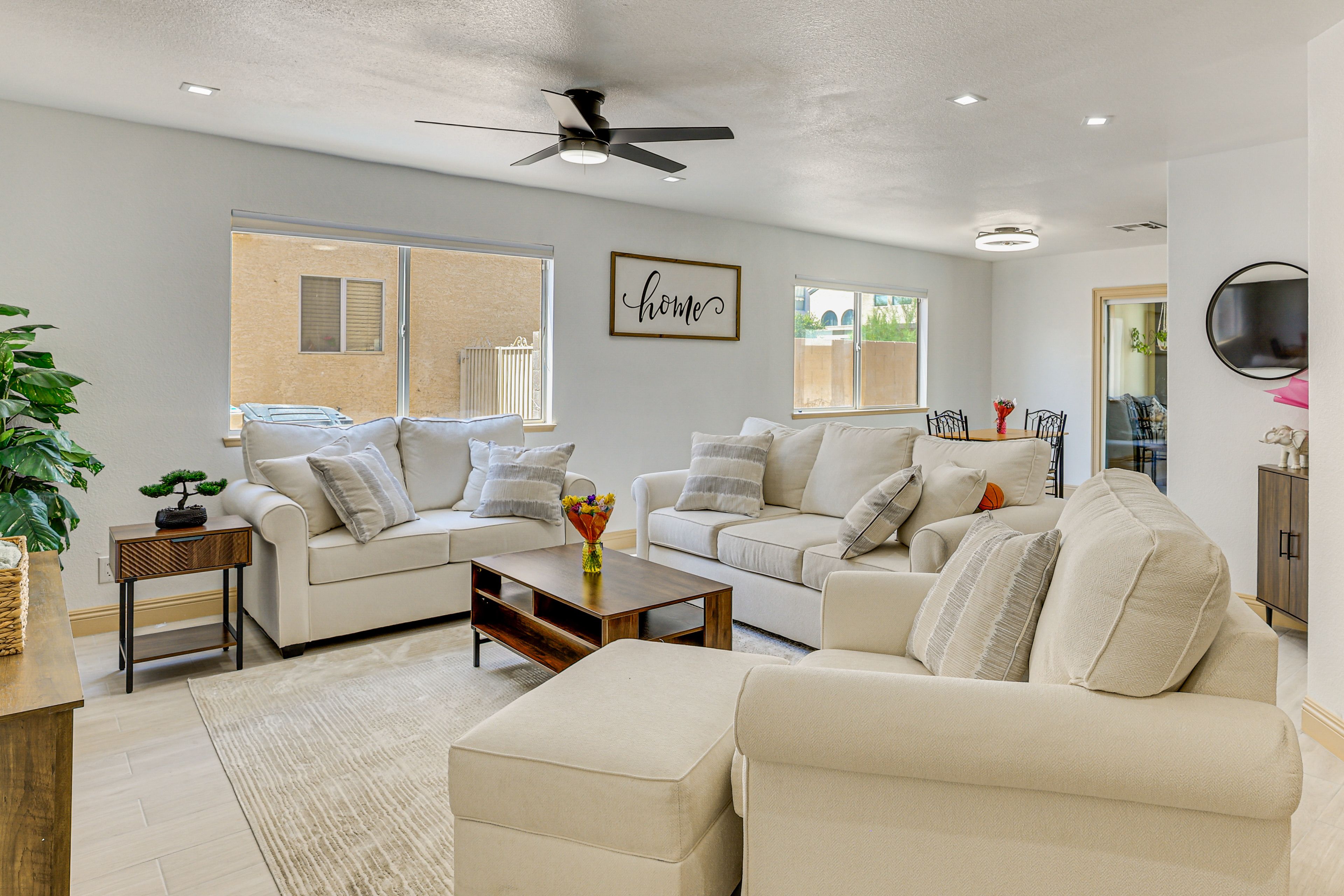 Living Room | 1st Floor | Smart TV