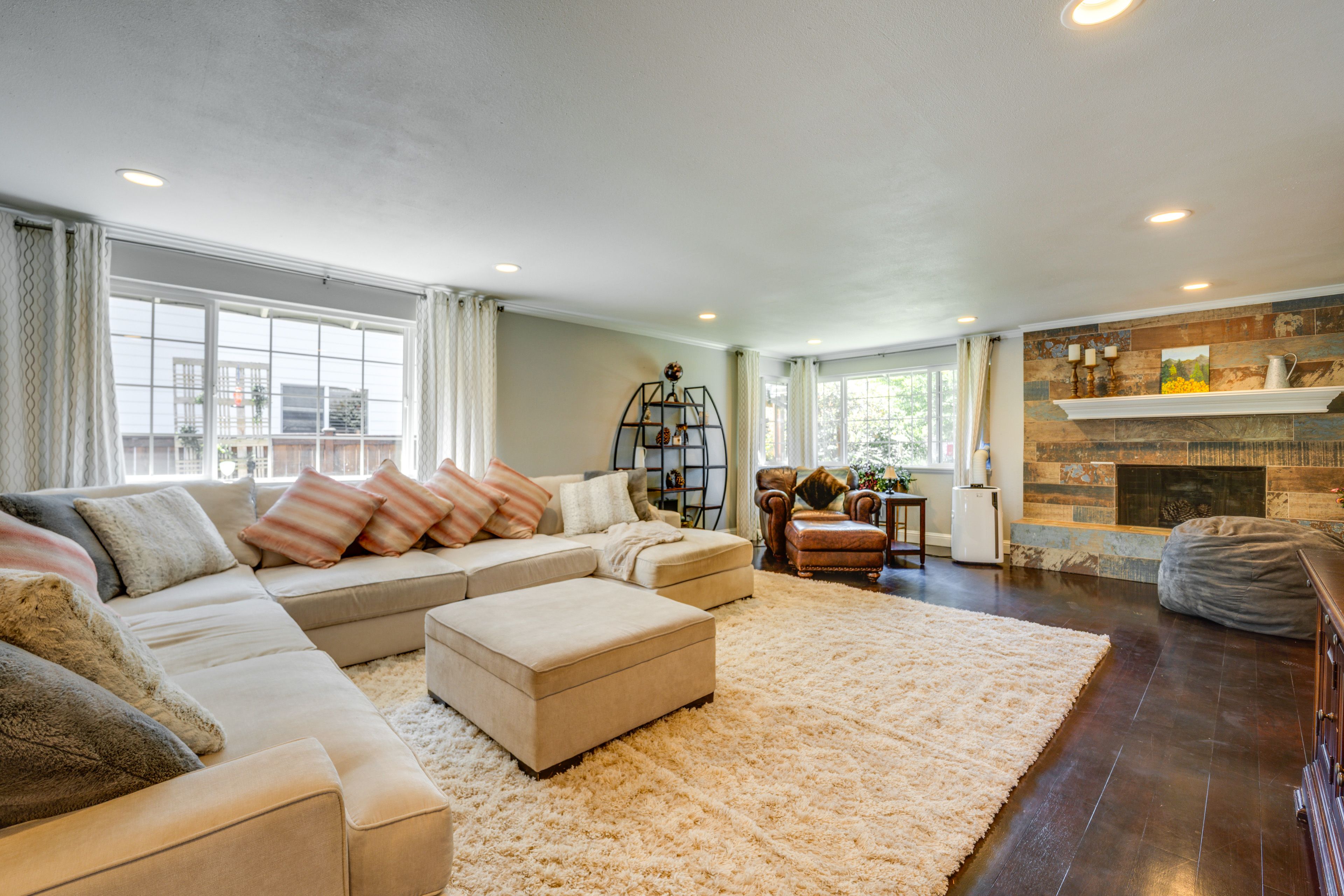 Living Room | 1st Floor | Free WiFi | Board Games & Books