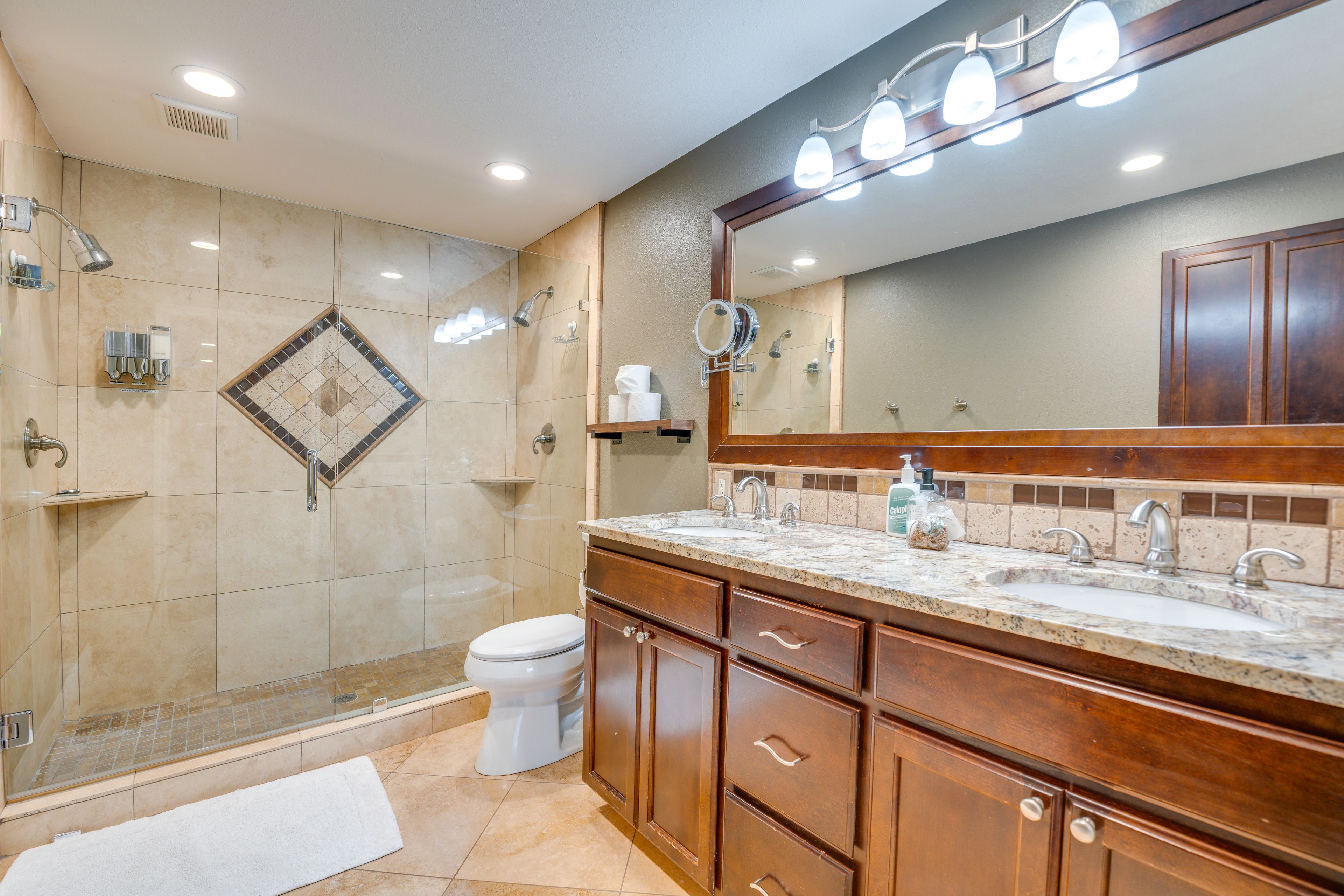 En-Suite Bathroom | 1st Floor | Towels Provided