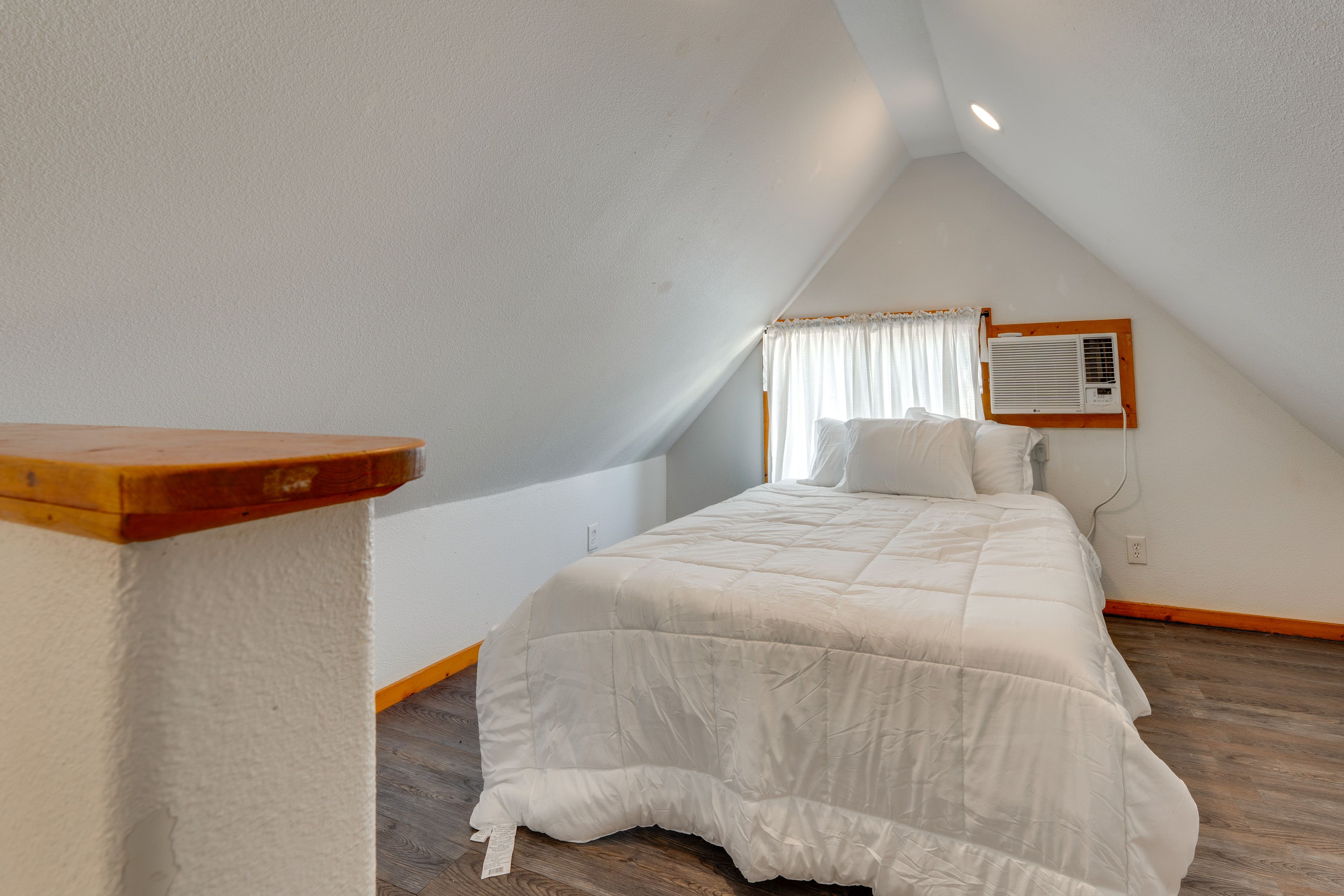 Bedroom 2 (Loft) | 2nd Floor | Queen Bed