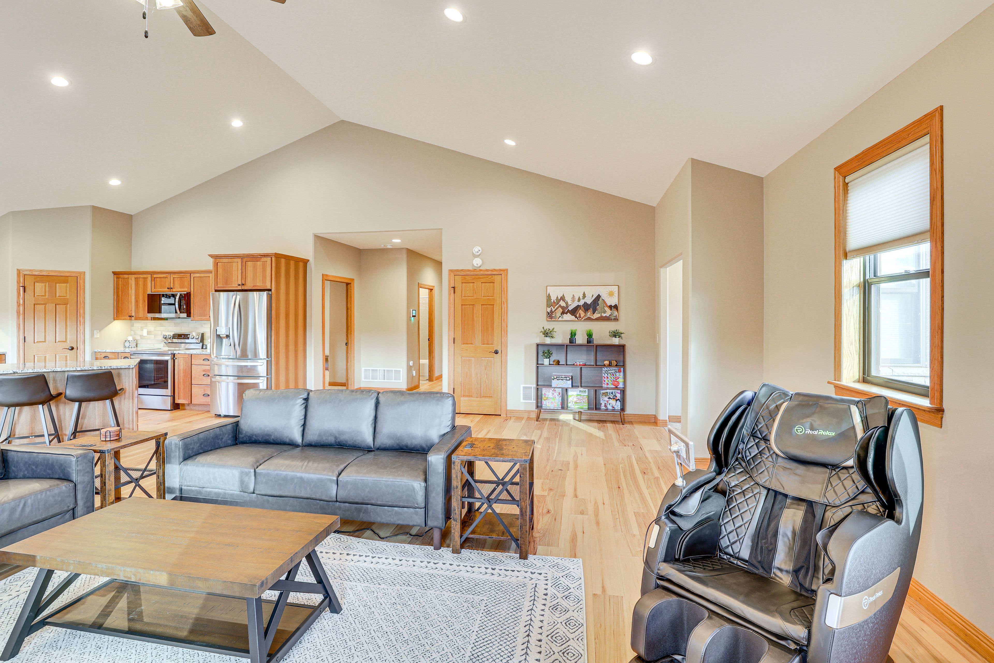 Living Room | Smart TV | Central A/C & Heating