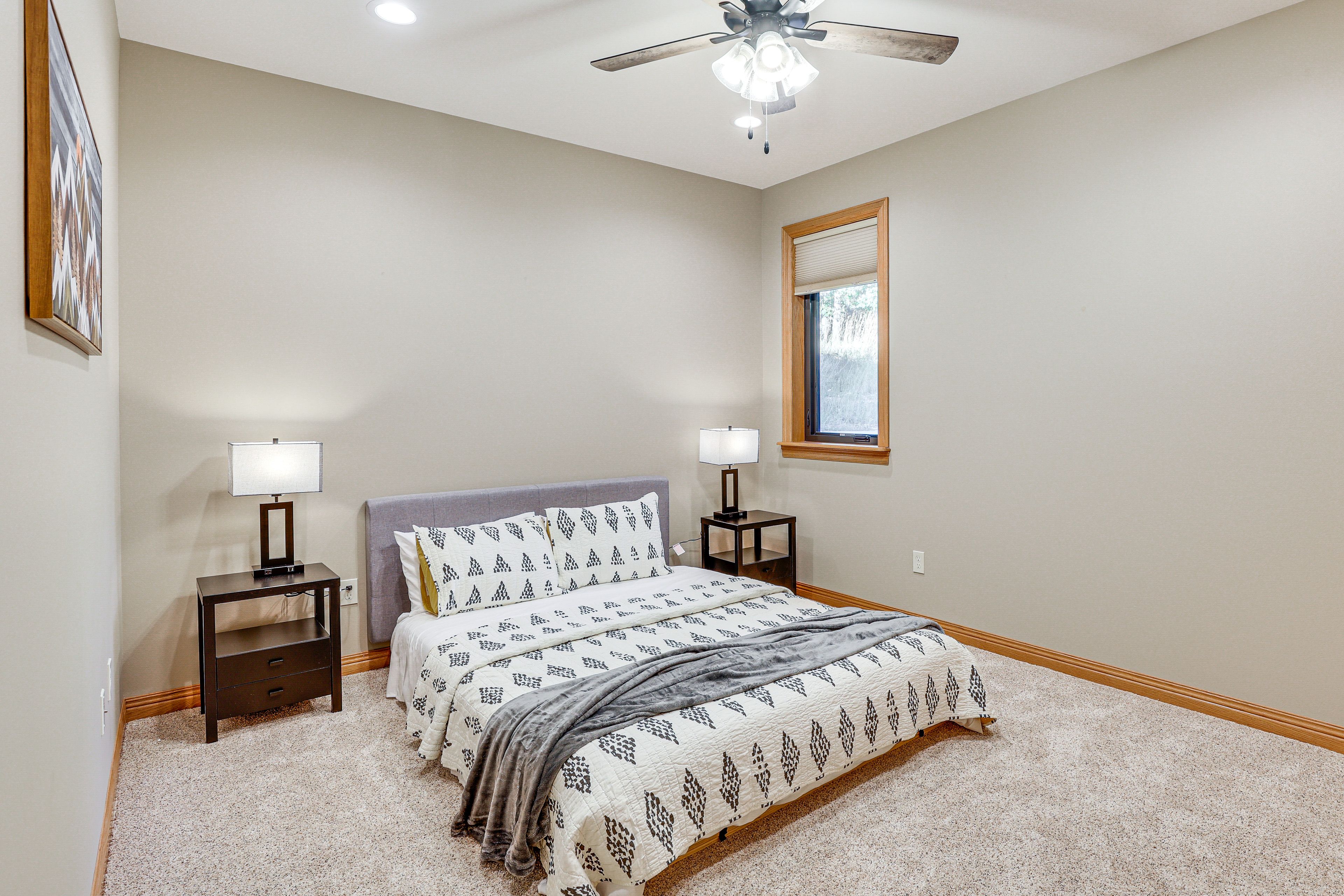 Bedroom 2 | Queen Bed
