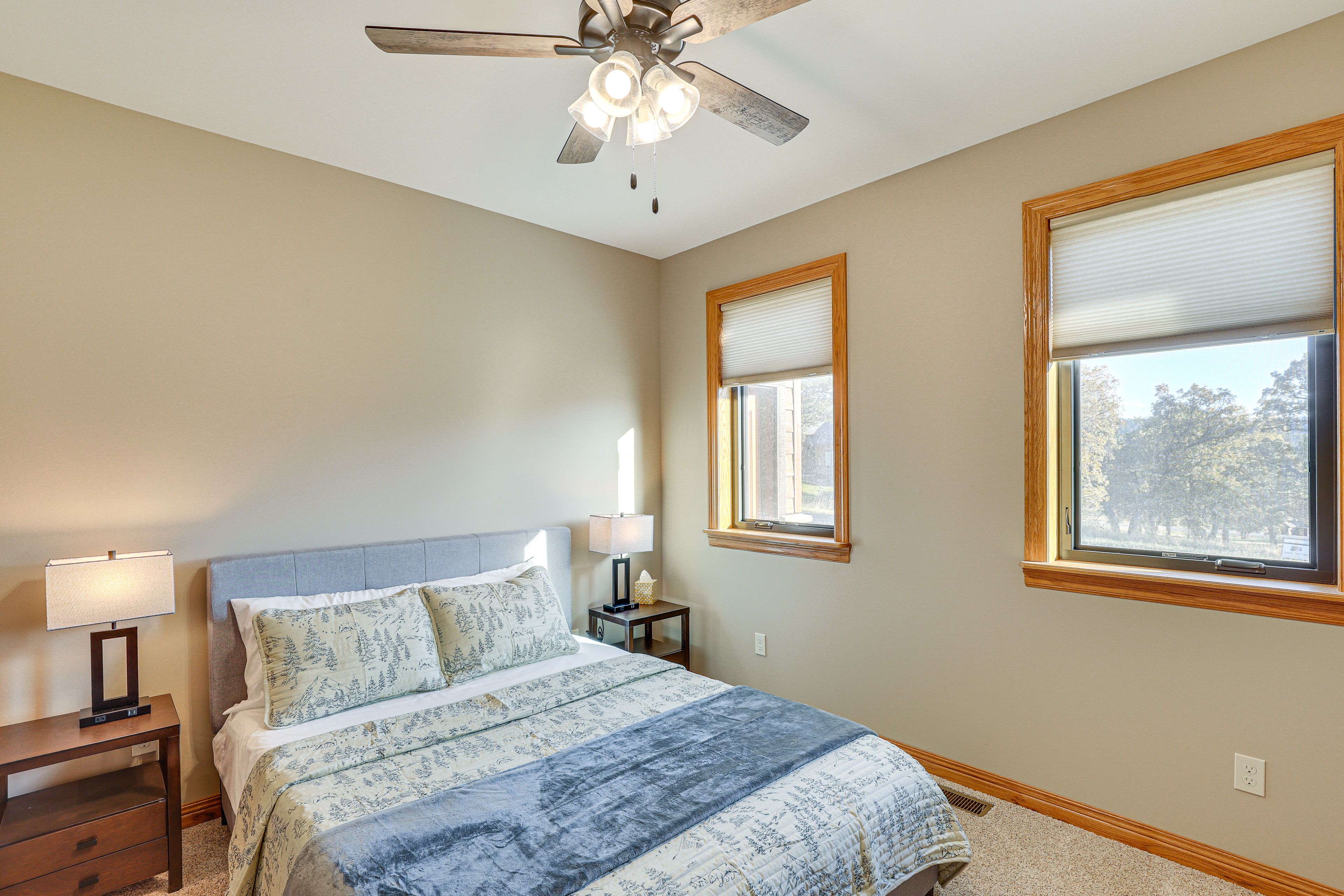Bedroom 3 | Queen Bed