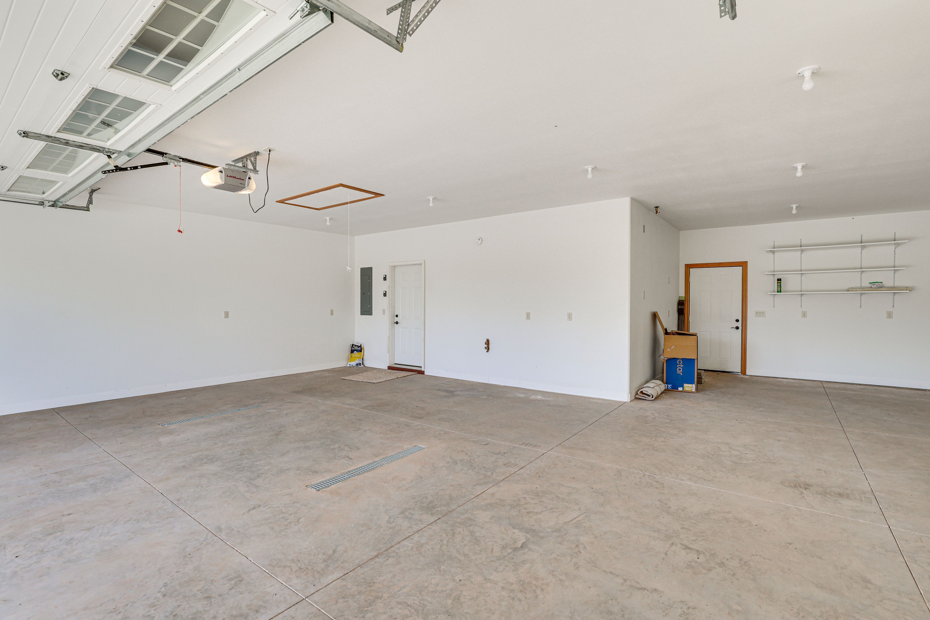 Garage | Parking (3 Vehicles)