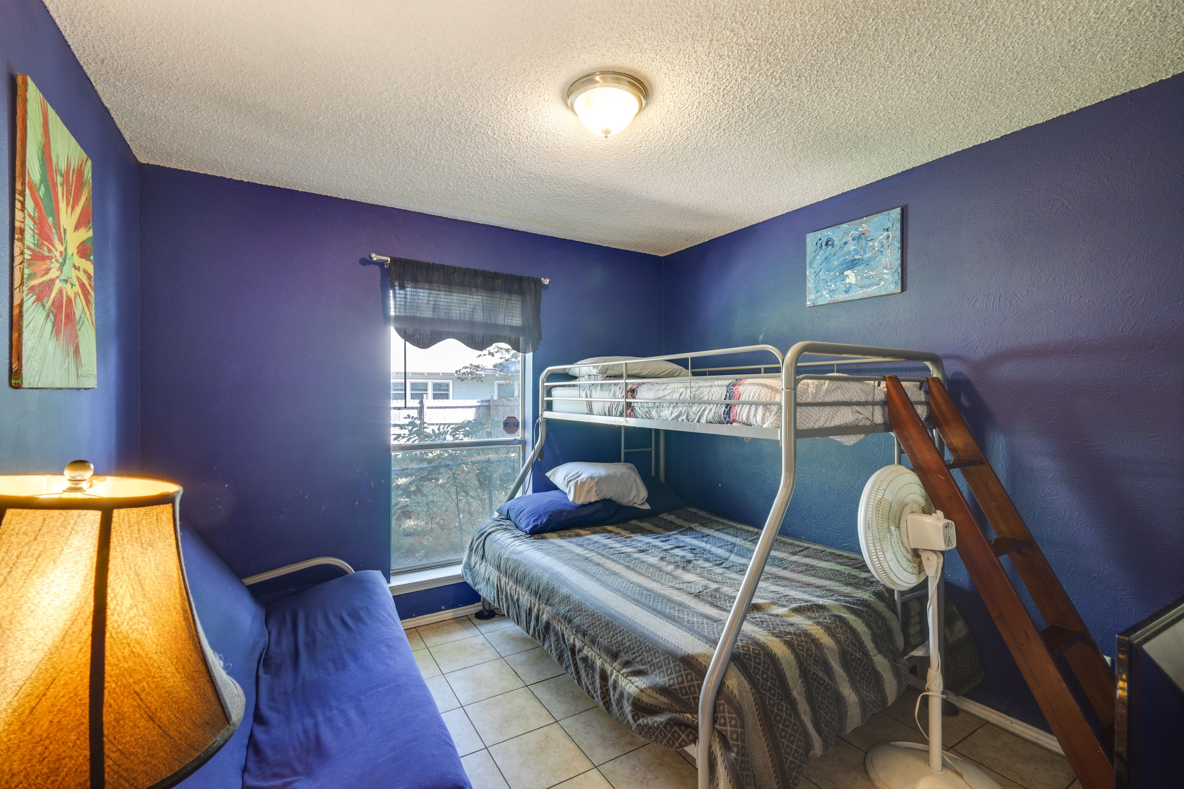 Bedroom 2 | Twin/Queen Bunk Bed | Full Futon