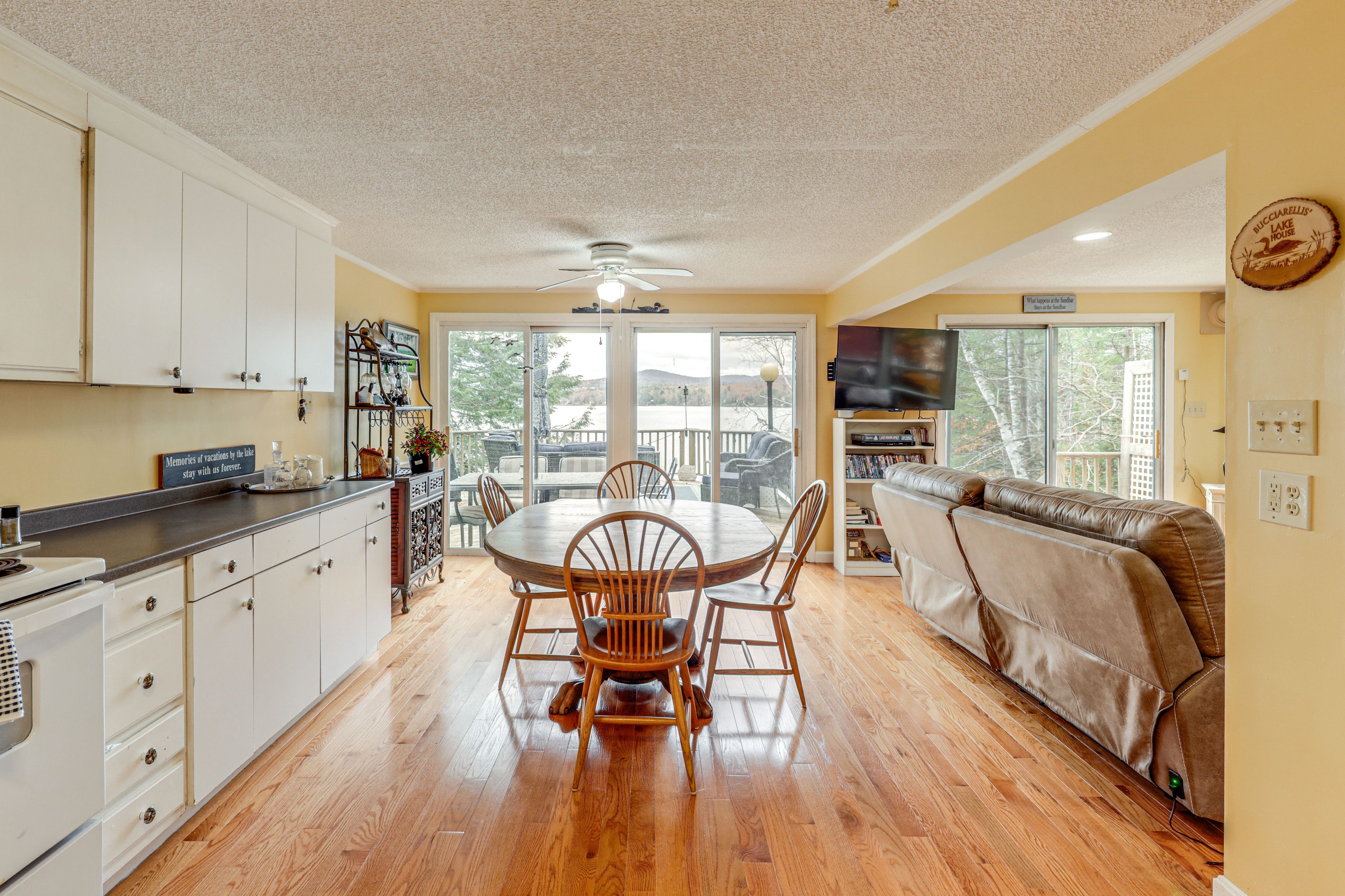 Dining Area | Single-Story Property