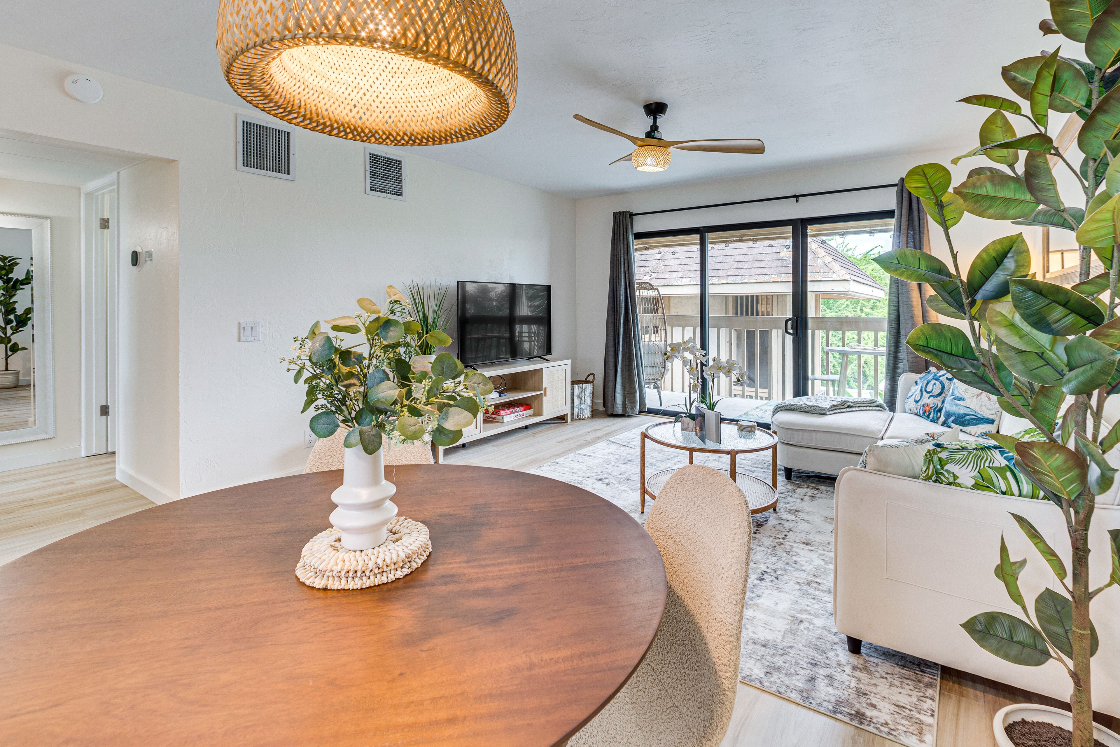 Dining Space | Dishware/Flatware