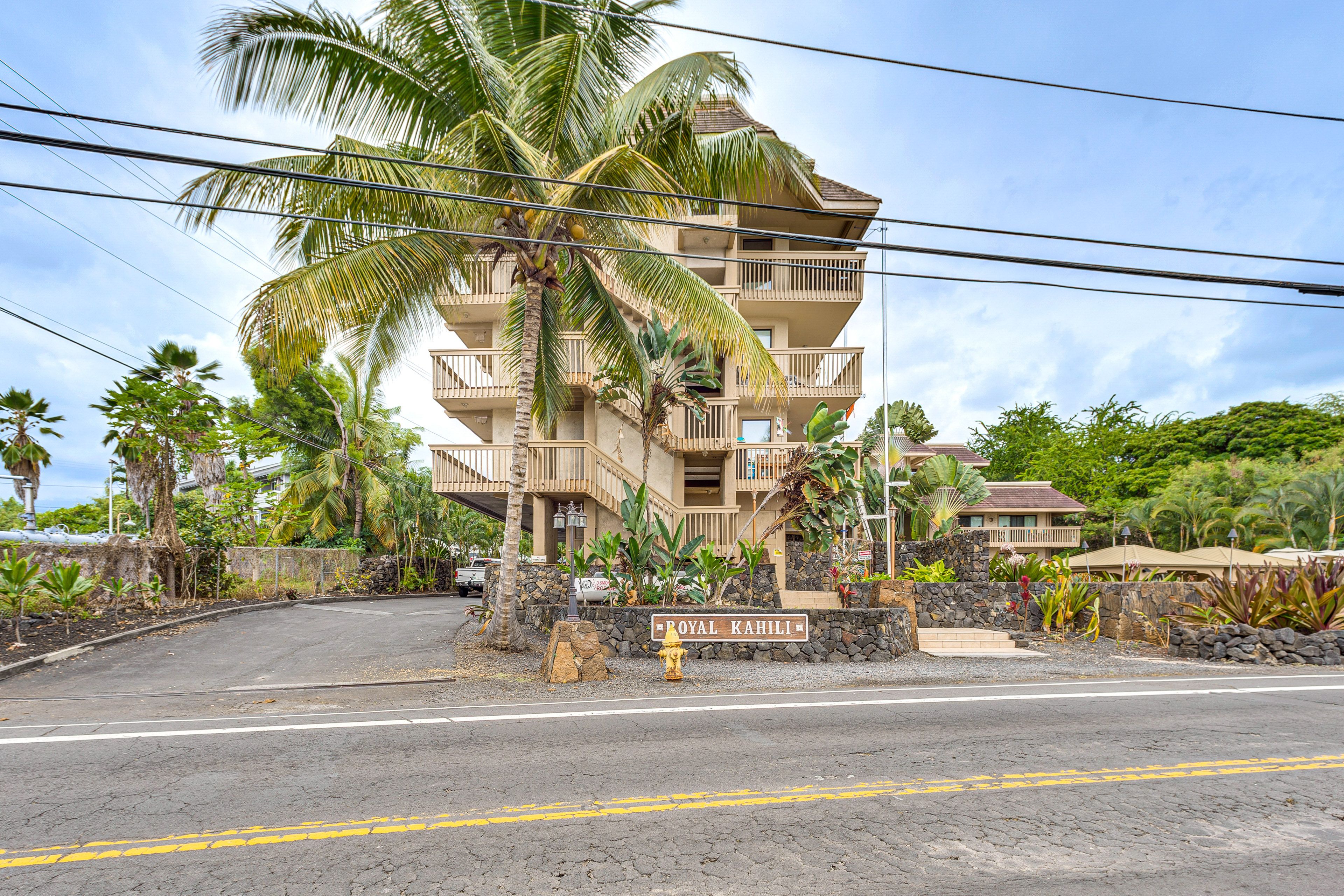 Royal Kahili Exterior