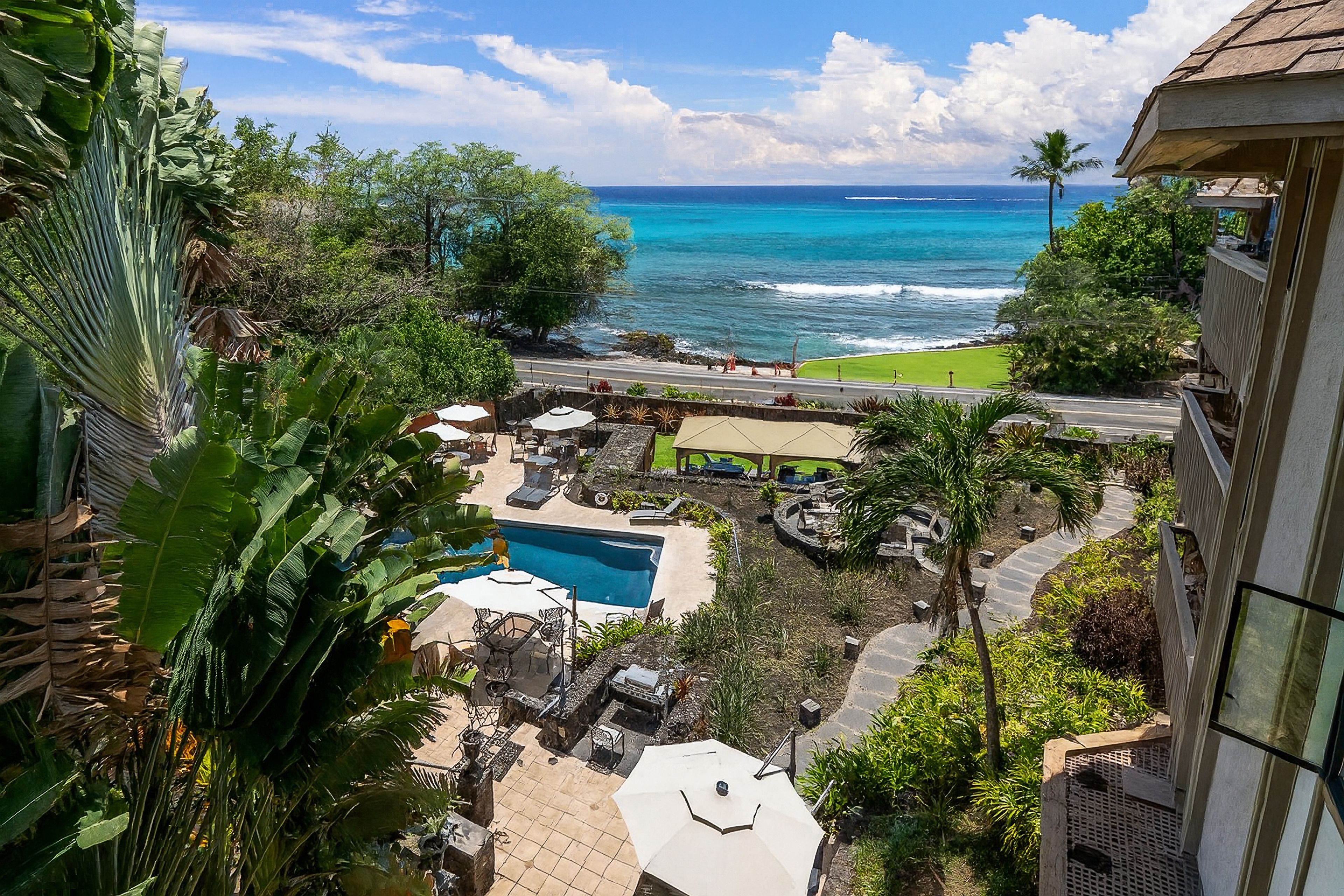 Kailua-Kona Vacation Rental | 2BR | 2BA | 909 Sq Ft | Step-Free Access
