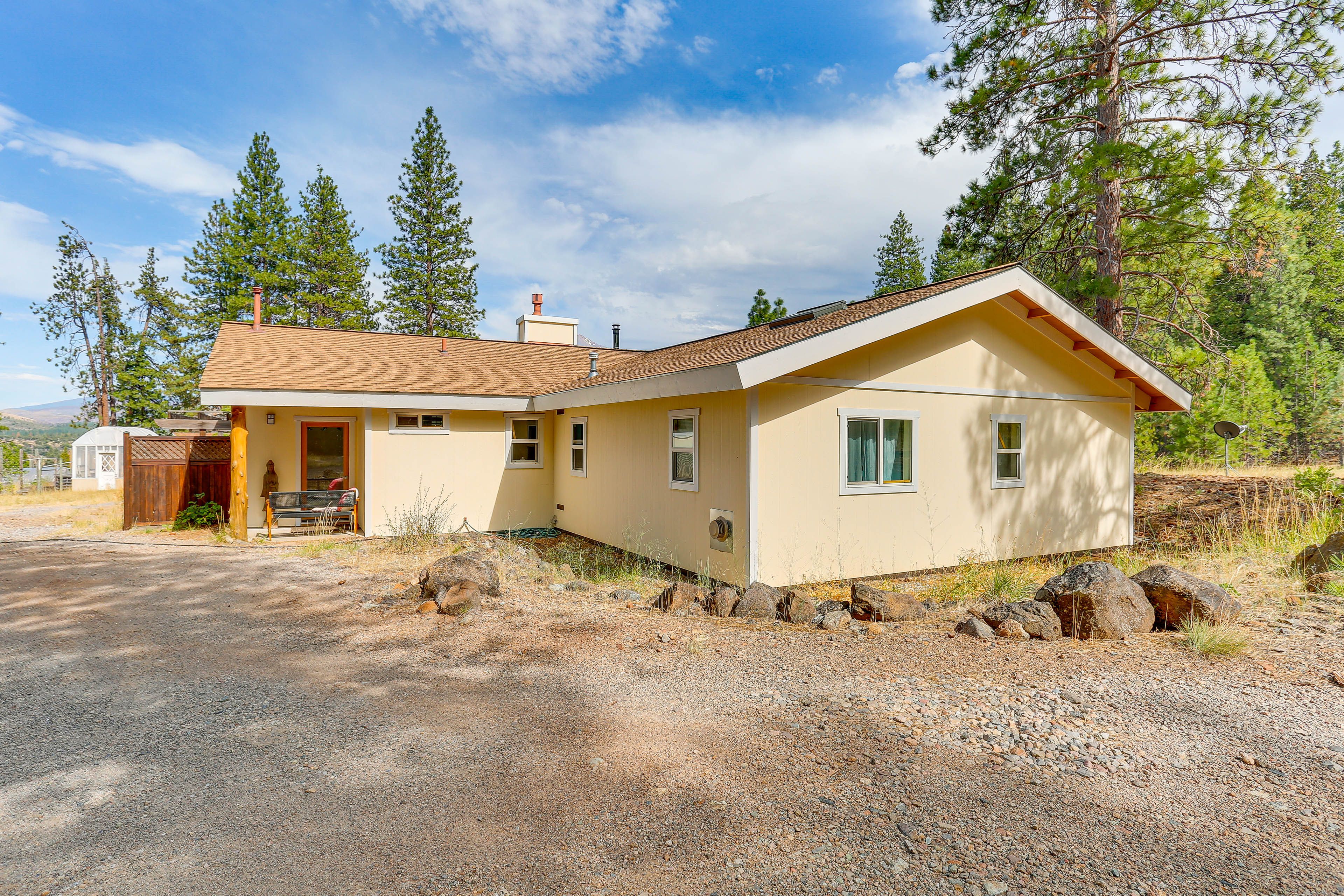 Parking | Driveway (4 Vehicles)