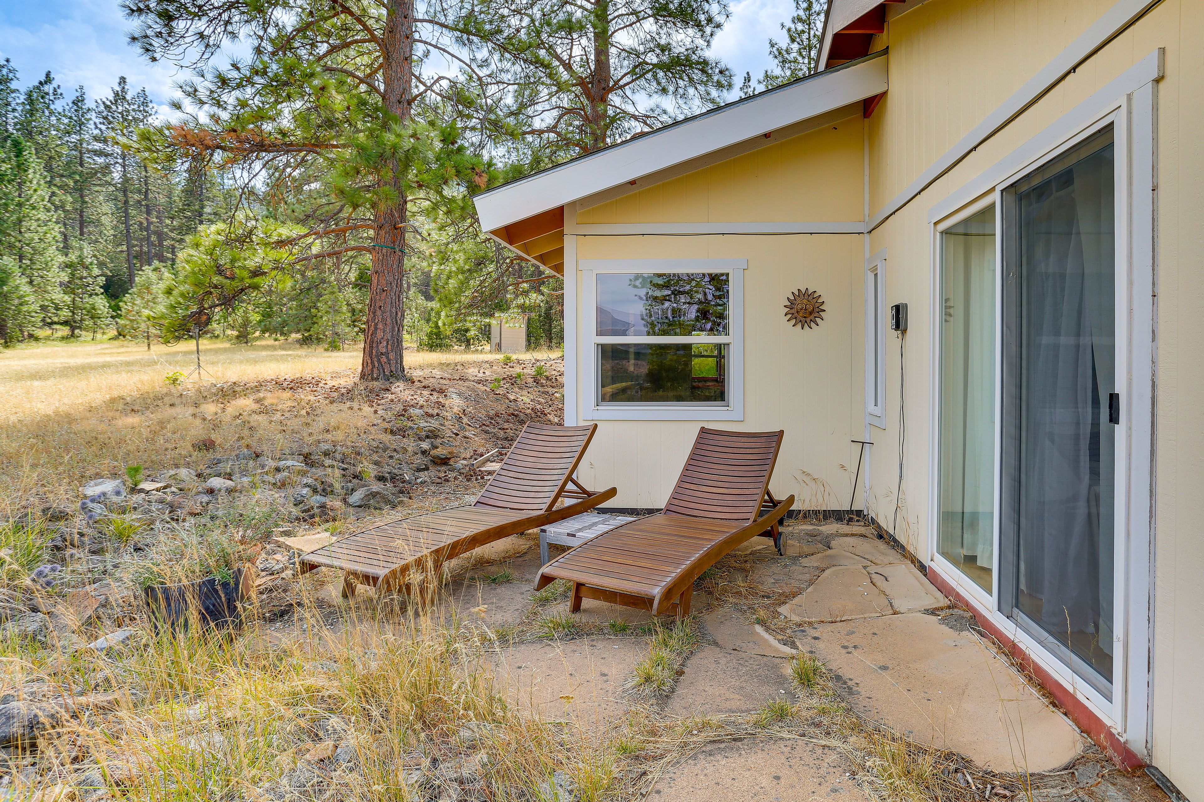 Patio | Outdoor Seating