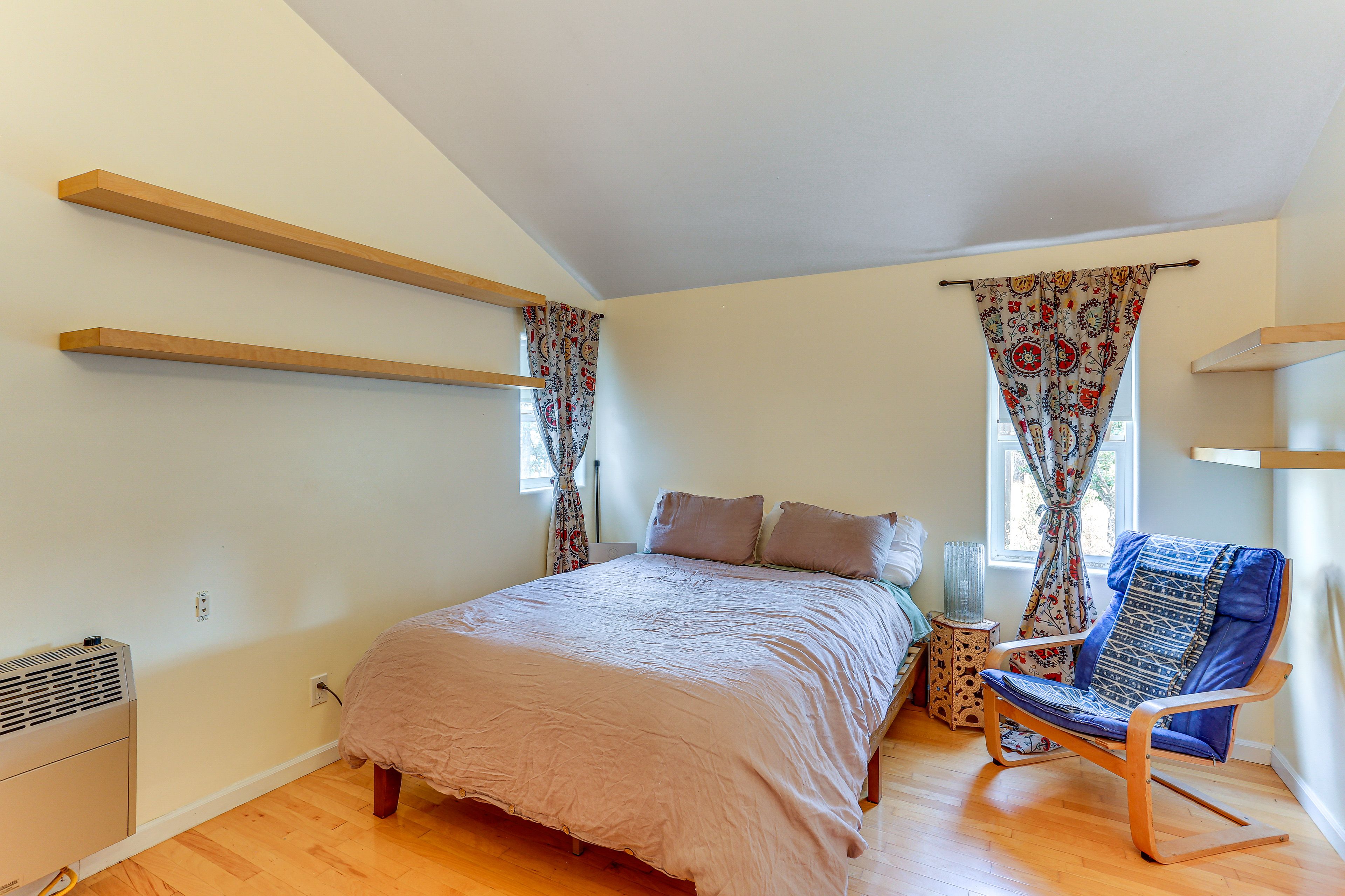 Bedroom 2 | Queen Bed