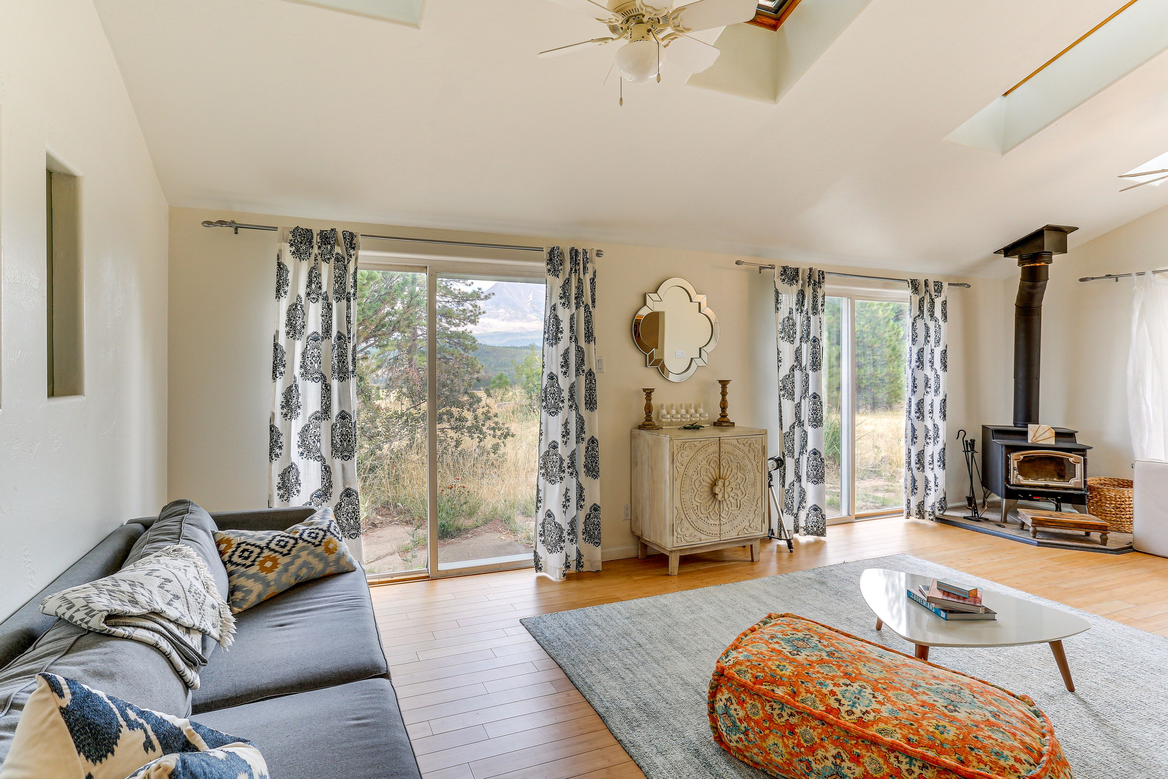 Living Room | Free WiFi | Wood-Burning Stove