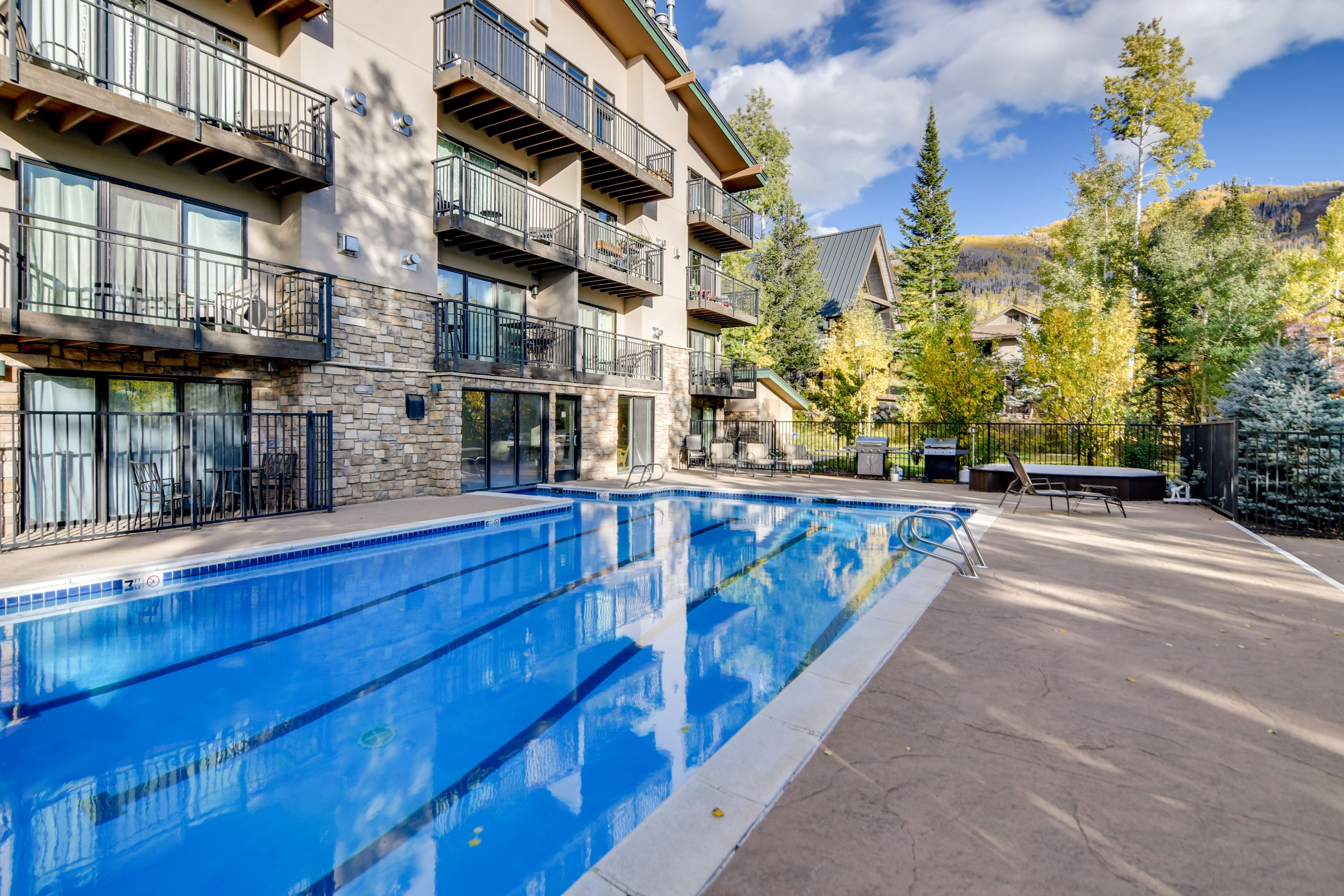 Scandinavian Lodge | Community Pool & Hot Tub | Gas Grills
