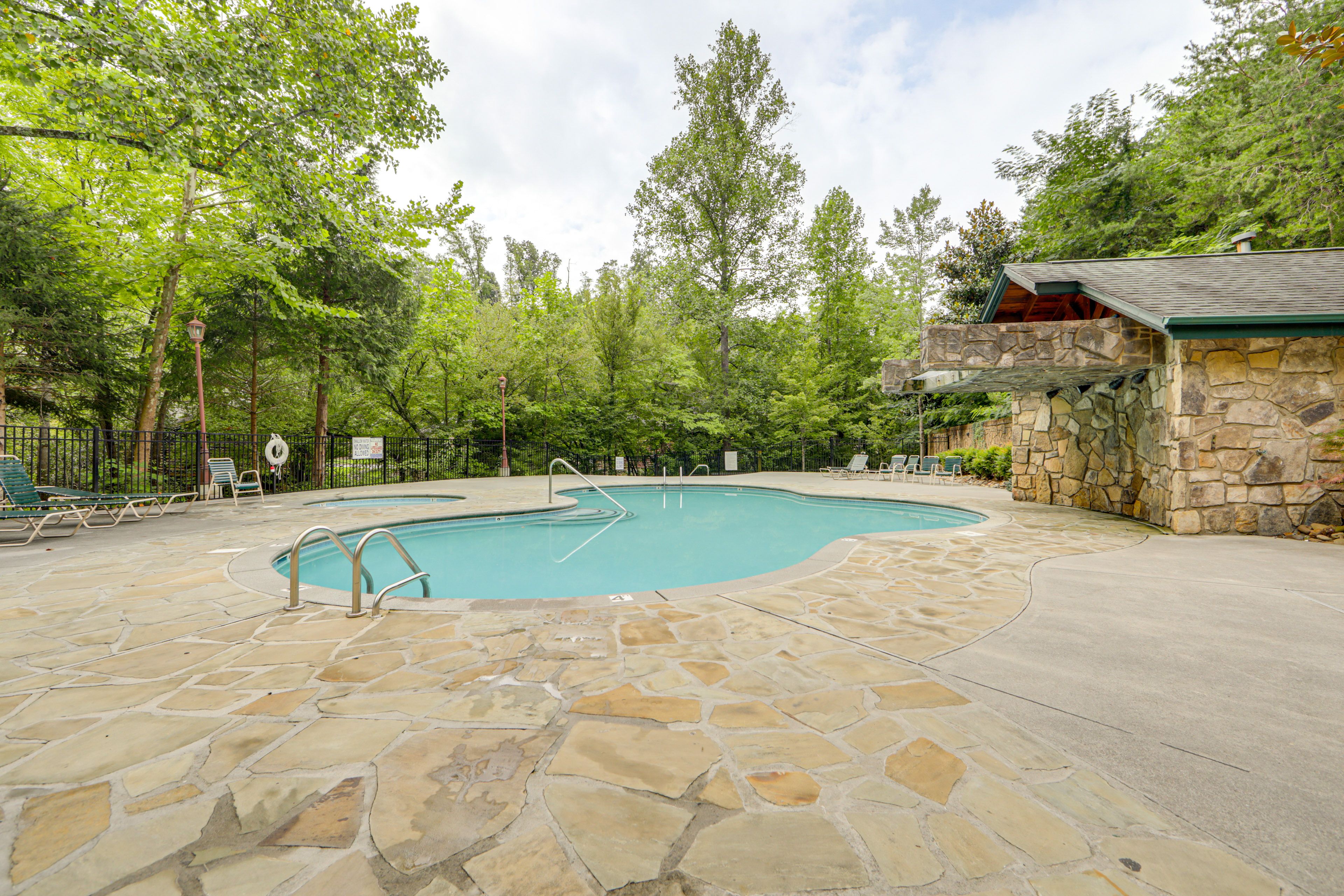 Community Pool & Hot Tub