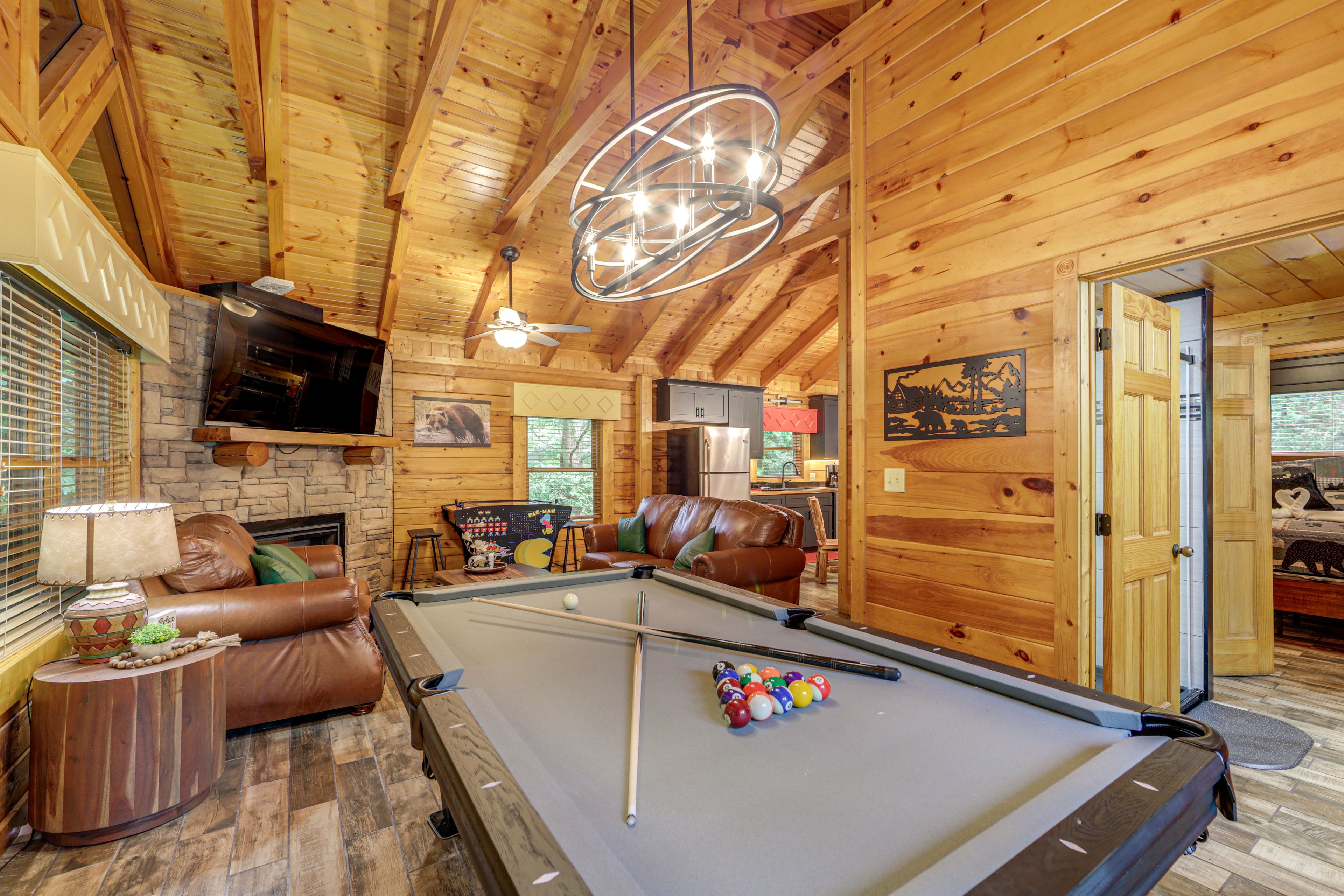 Living Room | Full Sleeper Sofa | Central A/C & Heat | Free WiFi