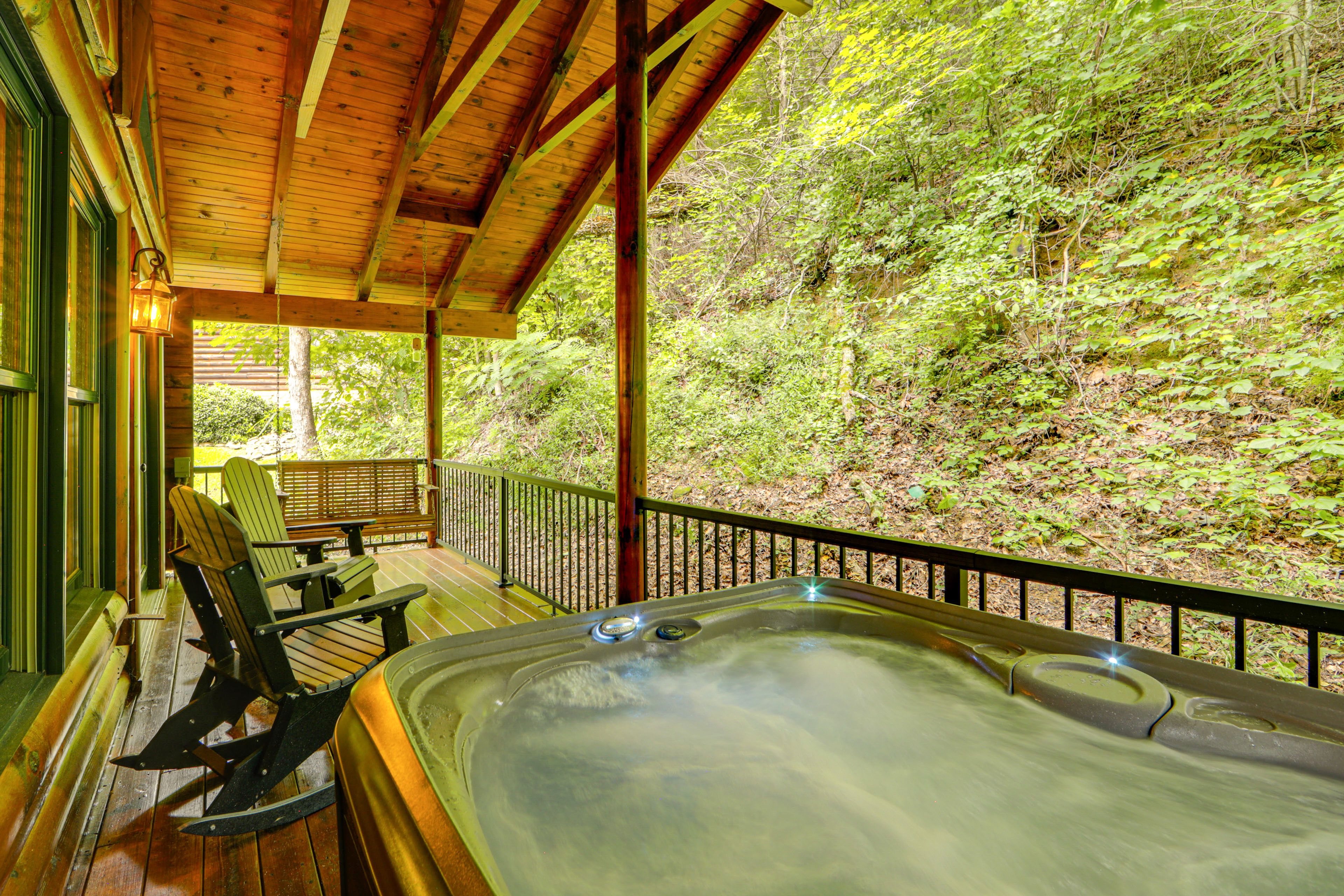 Gatlinburg Vacation Rental | 1BR | 1BA | 814 Sq Ft | 7 Steps to Enter