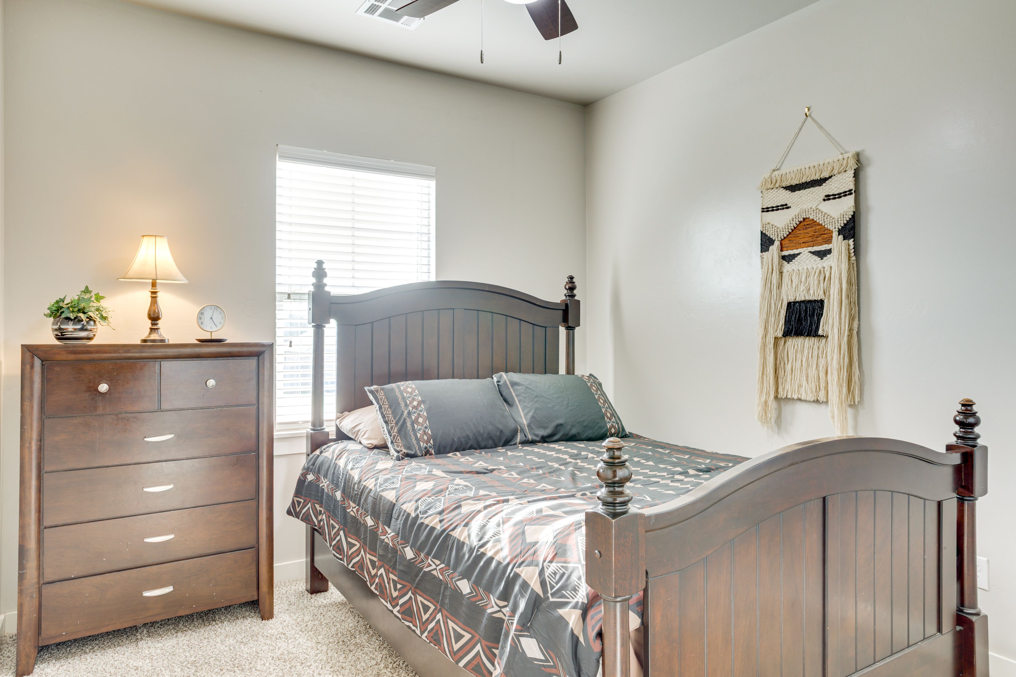 Bedroom 3 | Queen Bed