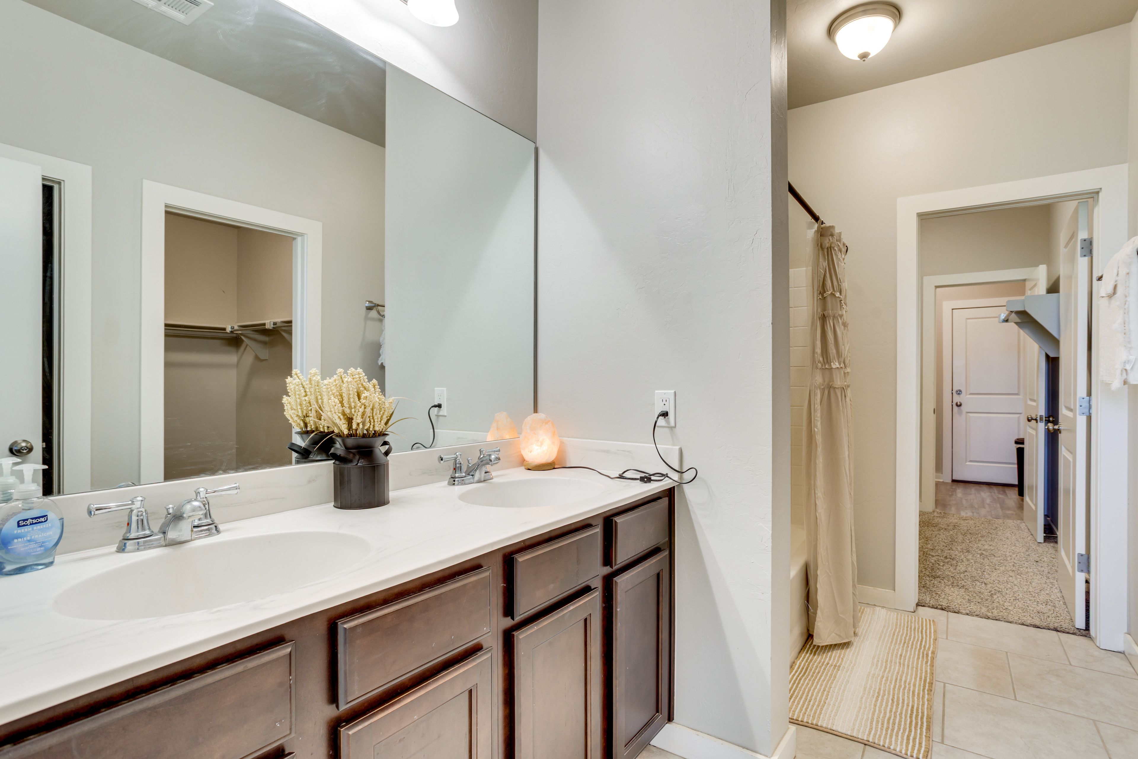 En-Suite Bathroom | Walk-In Closet