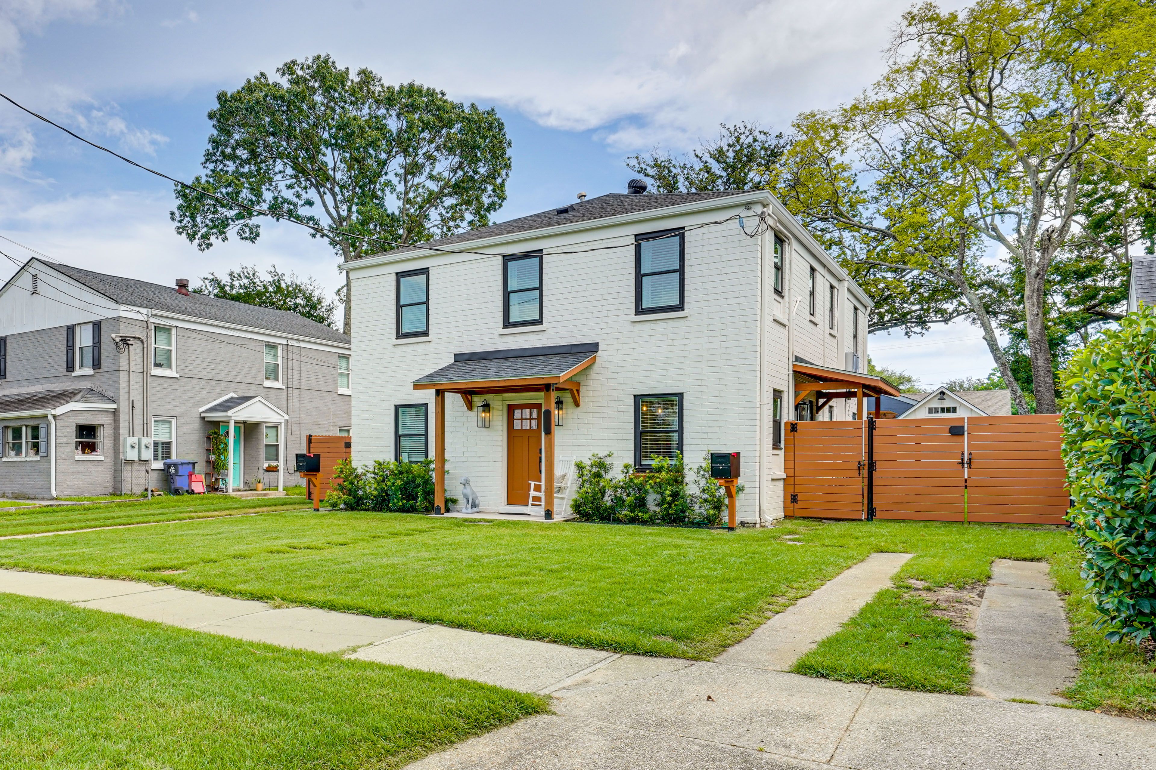 Exterior | Parking | Driveway (2 Vehicles) | Free Street