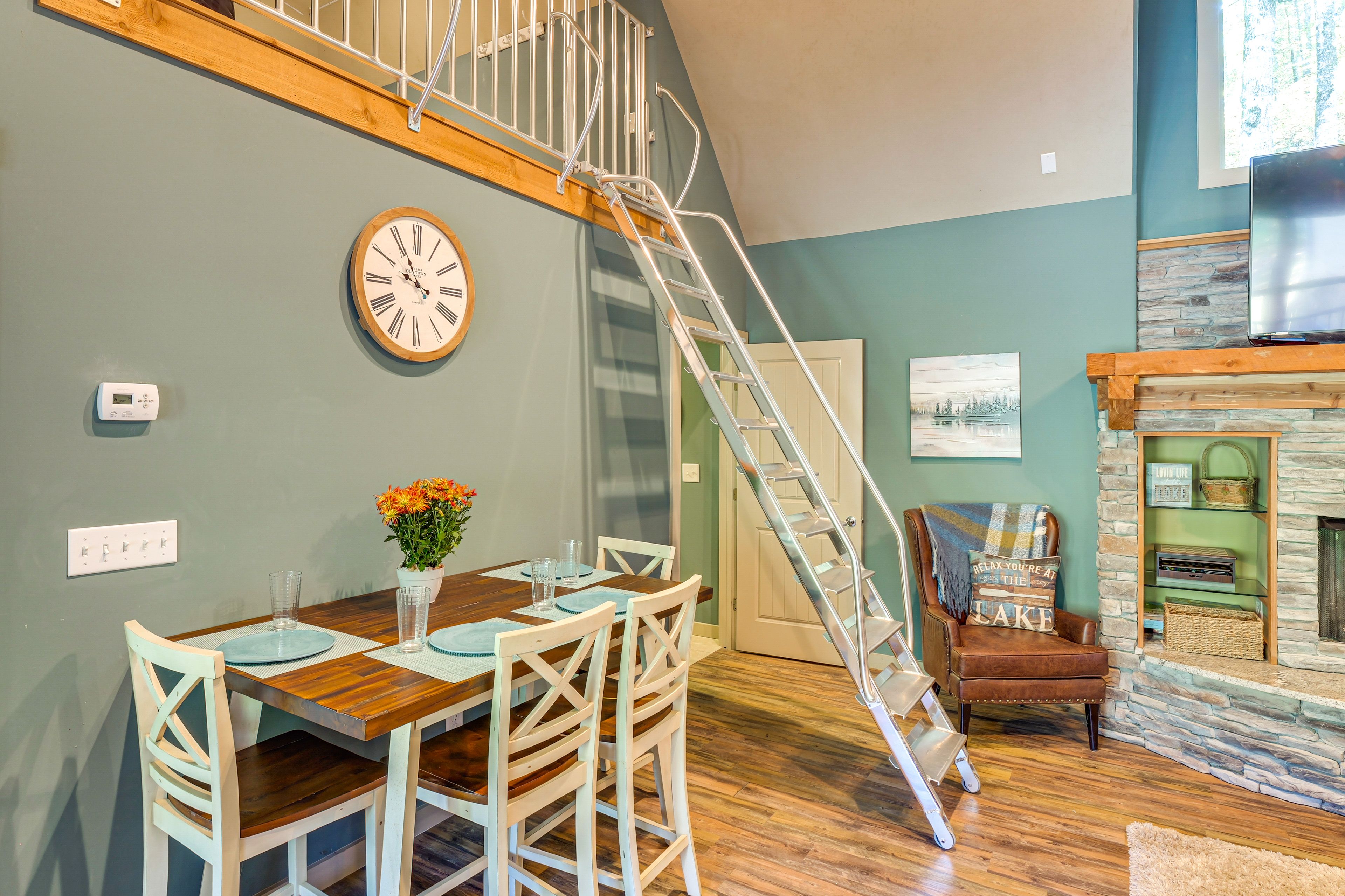 Dining Area | 1st Floor