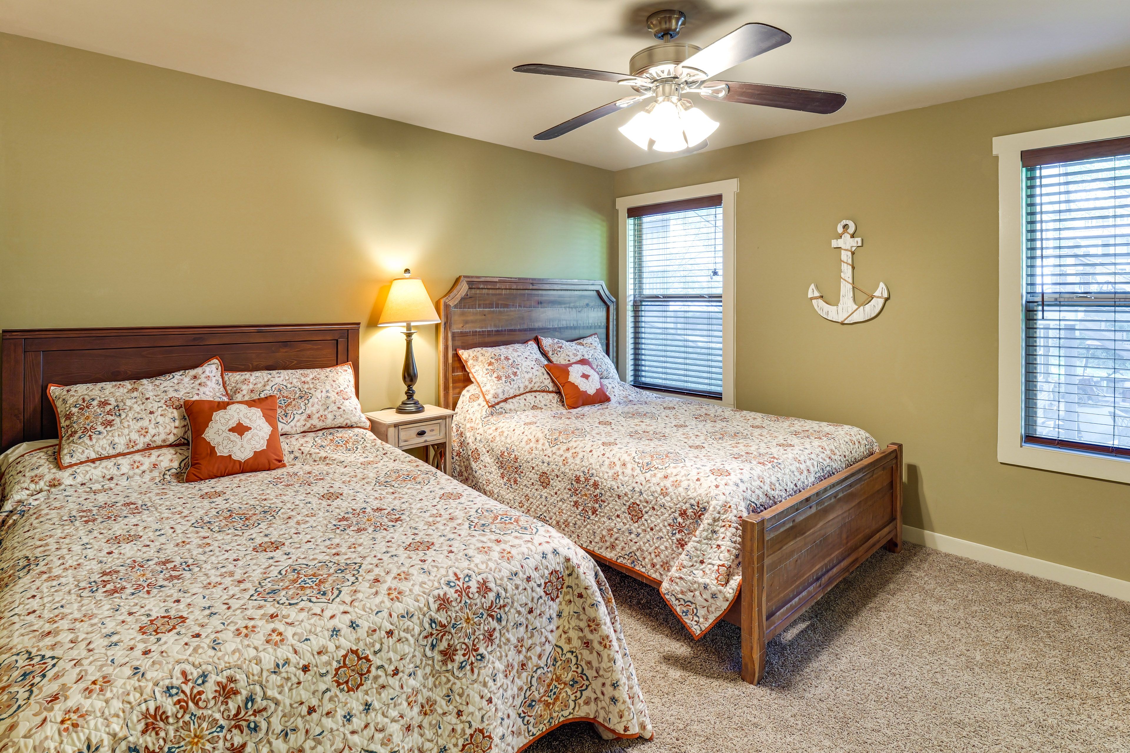 Bedroom 2 | Full Bed | Queen Bed | 2nd Floor