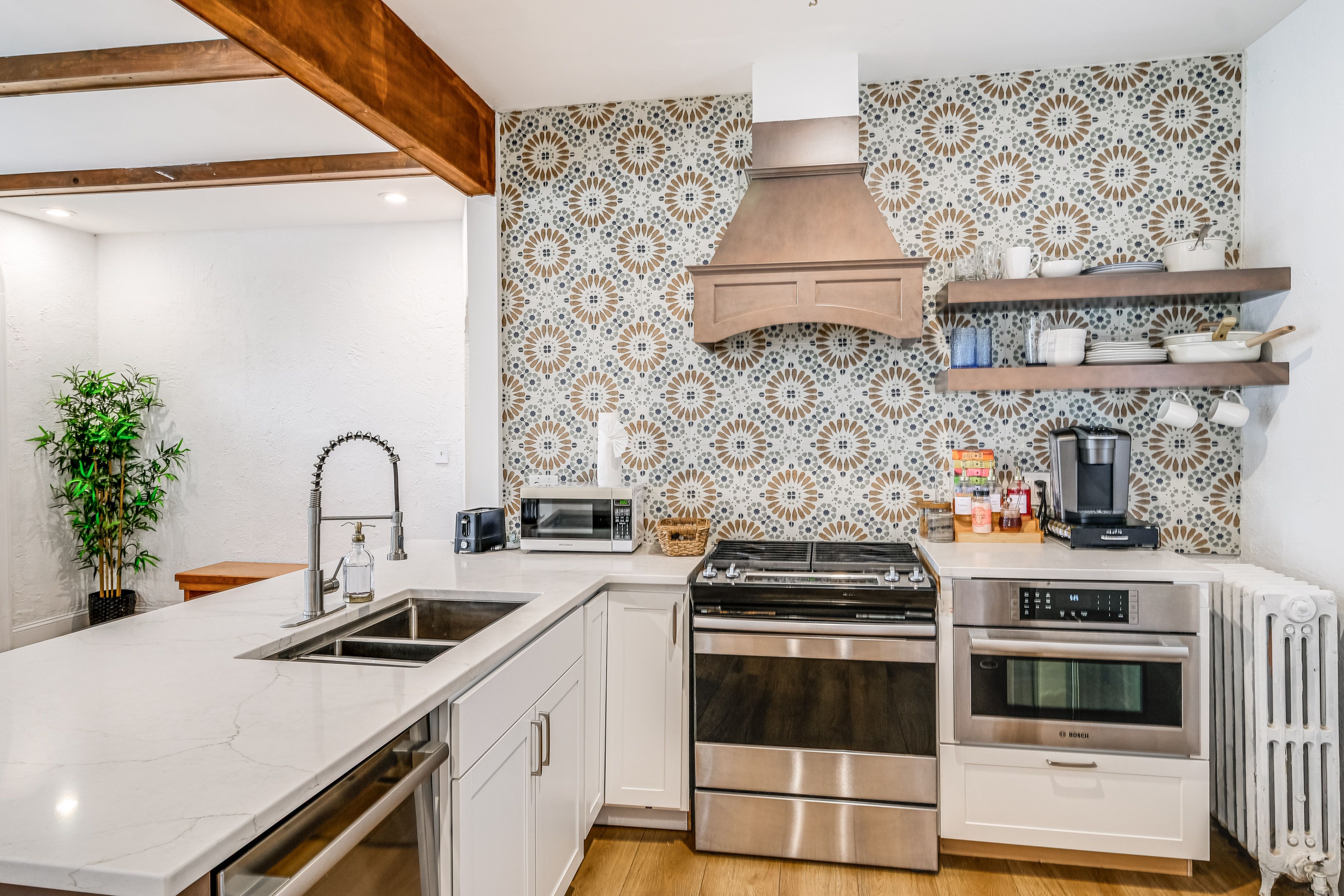 Kitchen | Trash Bags/Paper Towels