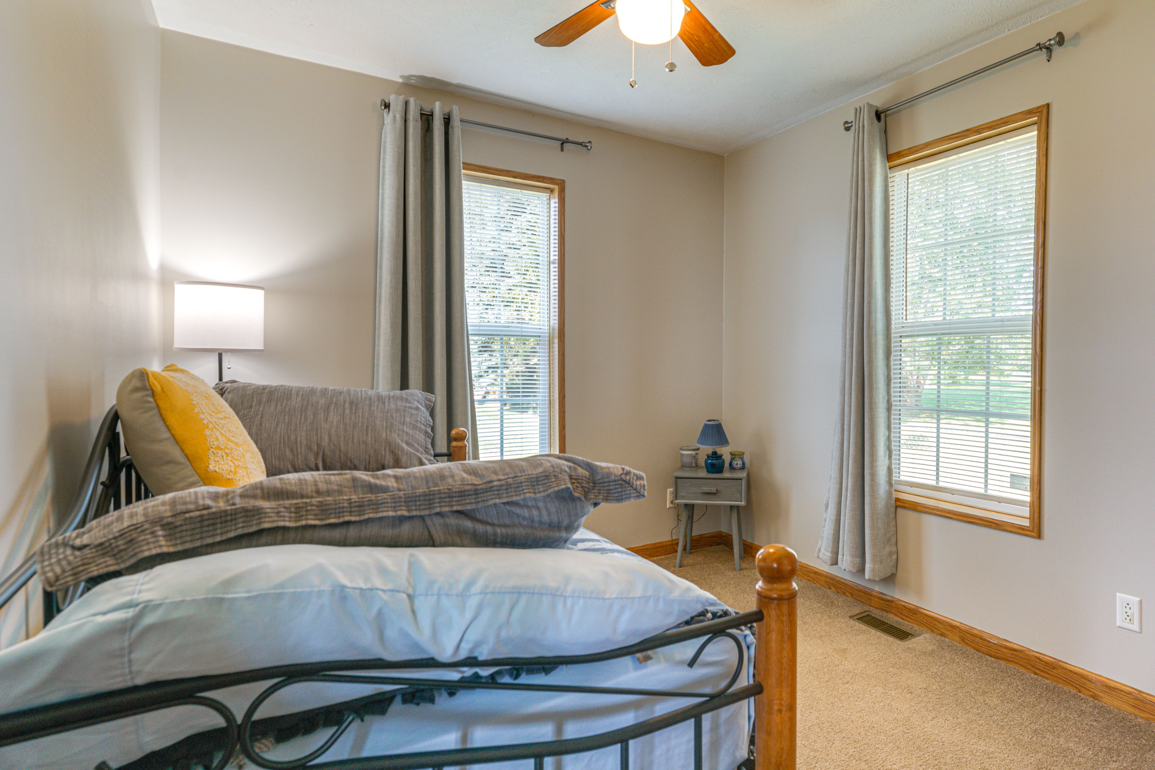 Bedroom 3 | Twin Daybed w/ Twin Trundle