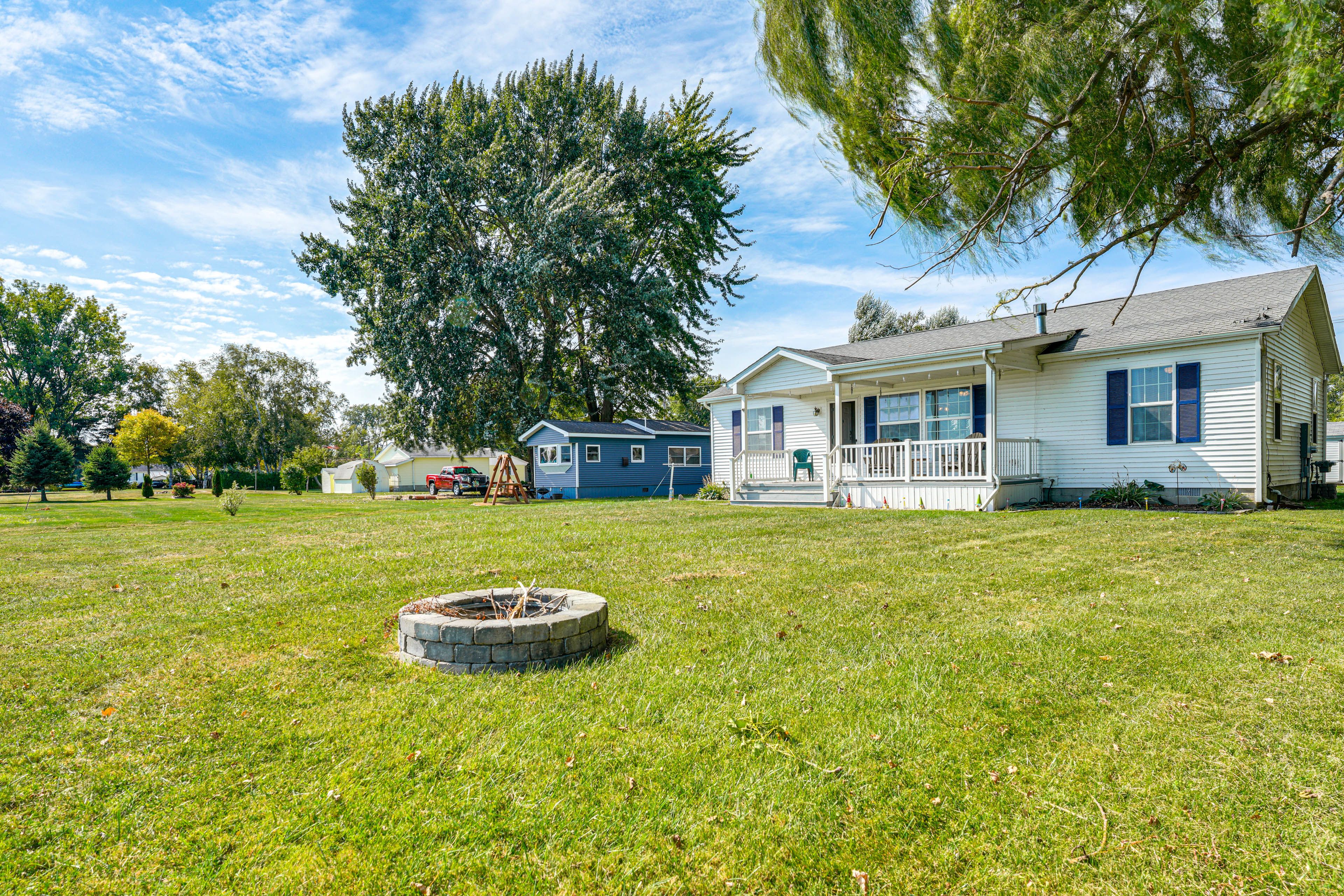 Private Yard | Fire Pit