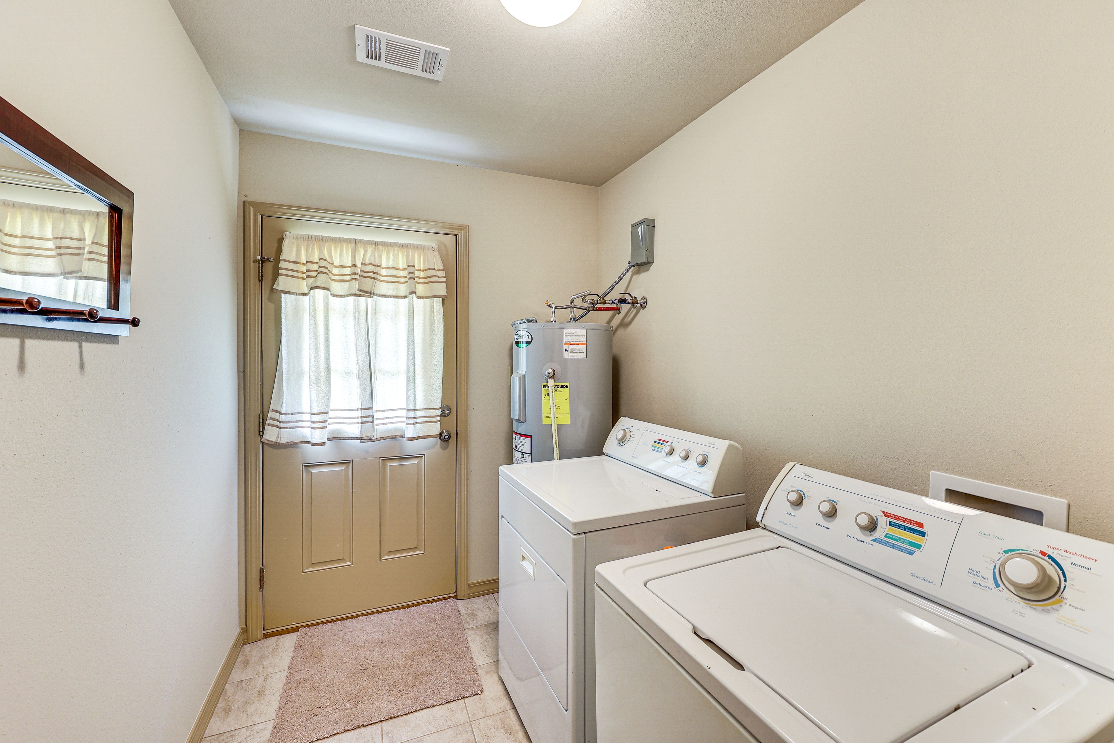 Laundry Room | Washer & Dryer