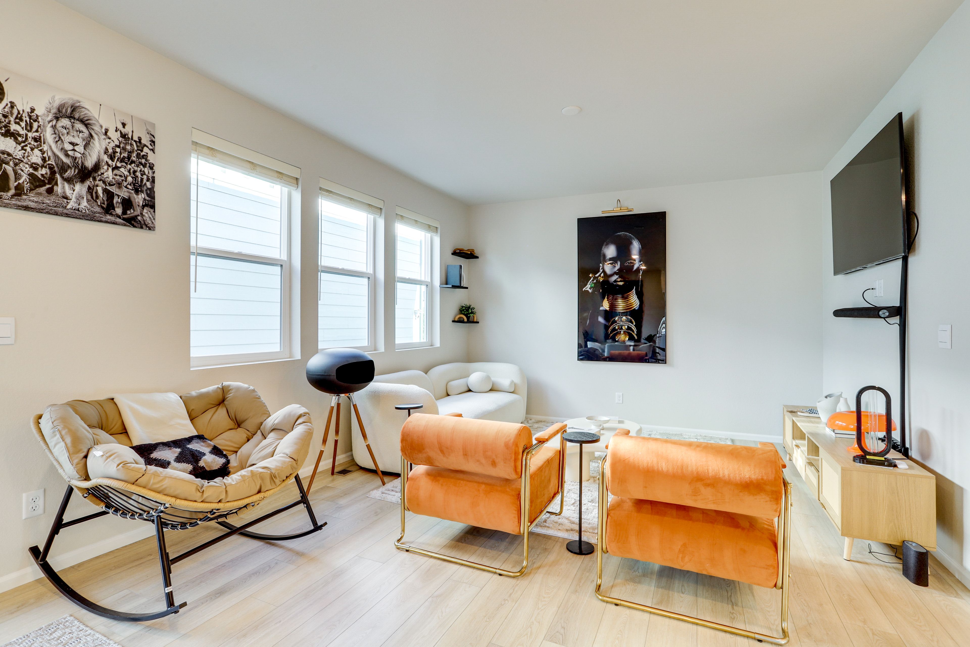 Living Room | 1st Floor | Smart TV | Free WiFi