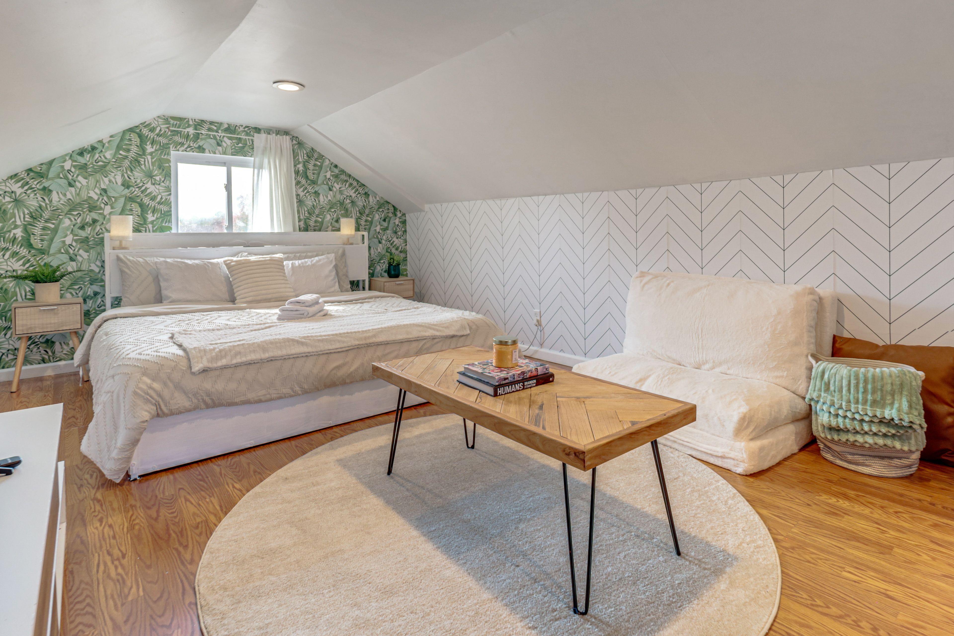 Bedroom 1 | King Bed | 2nd Floor | Linens Provided