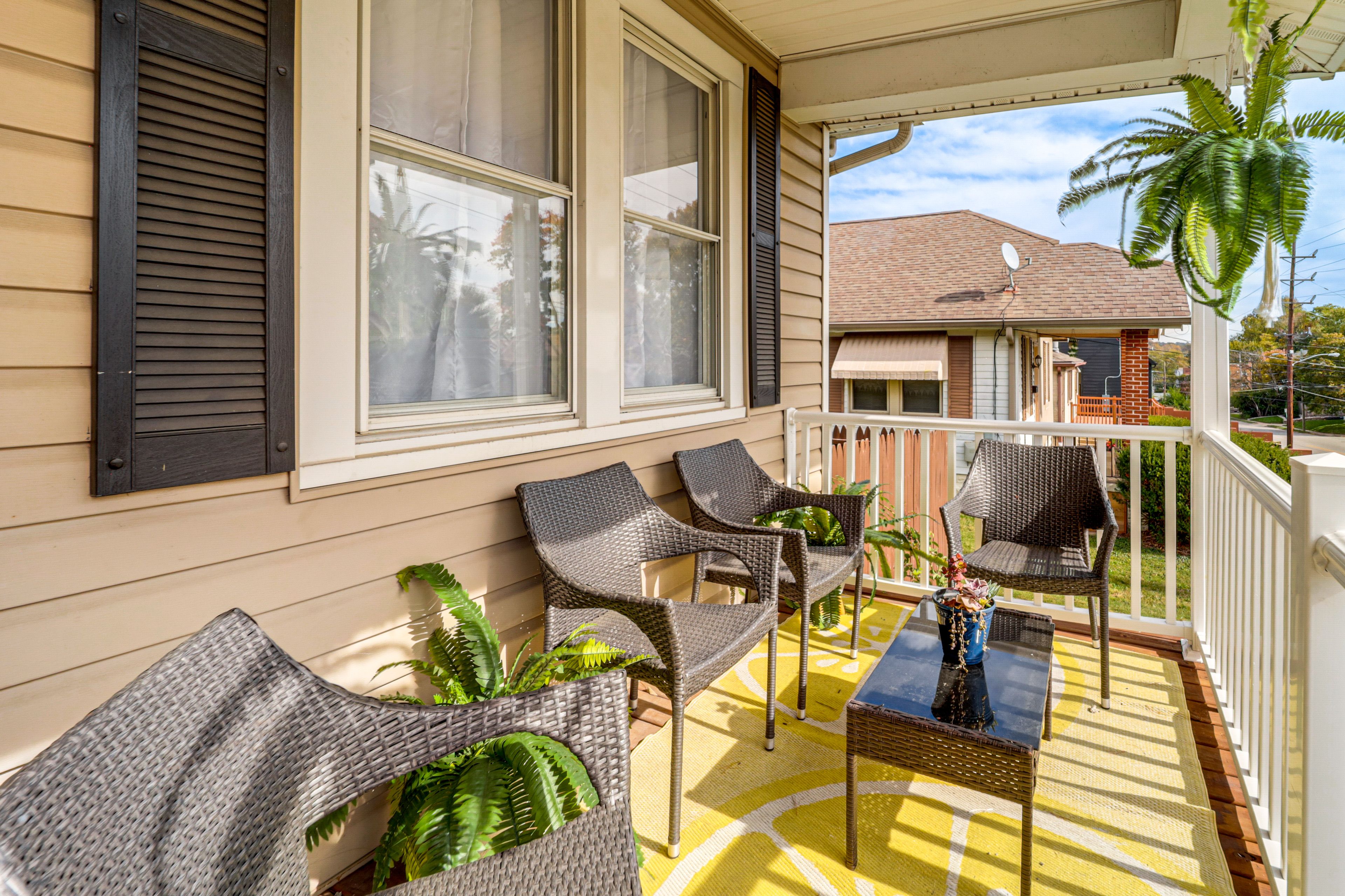 Front Porch | Private Entrance