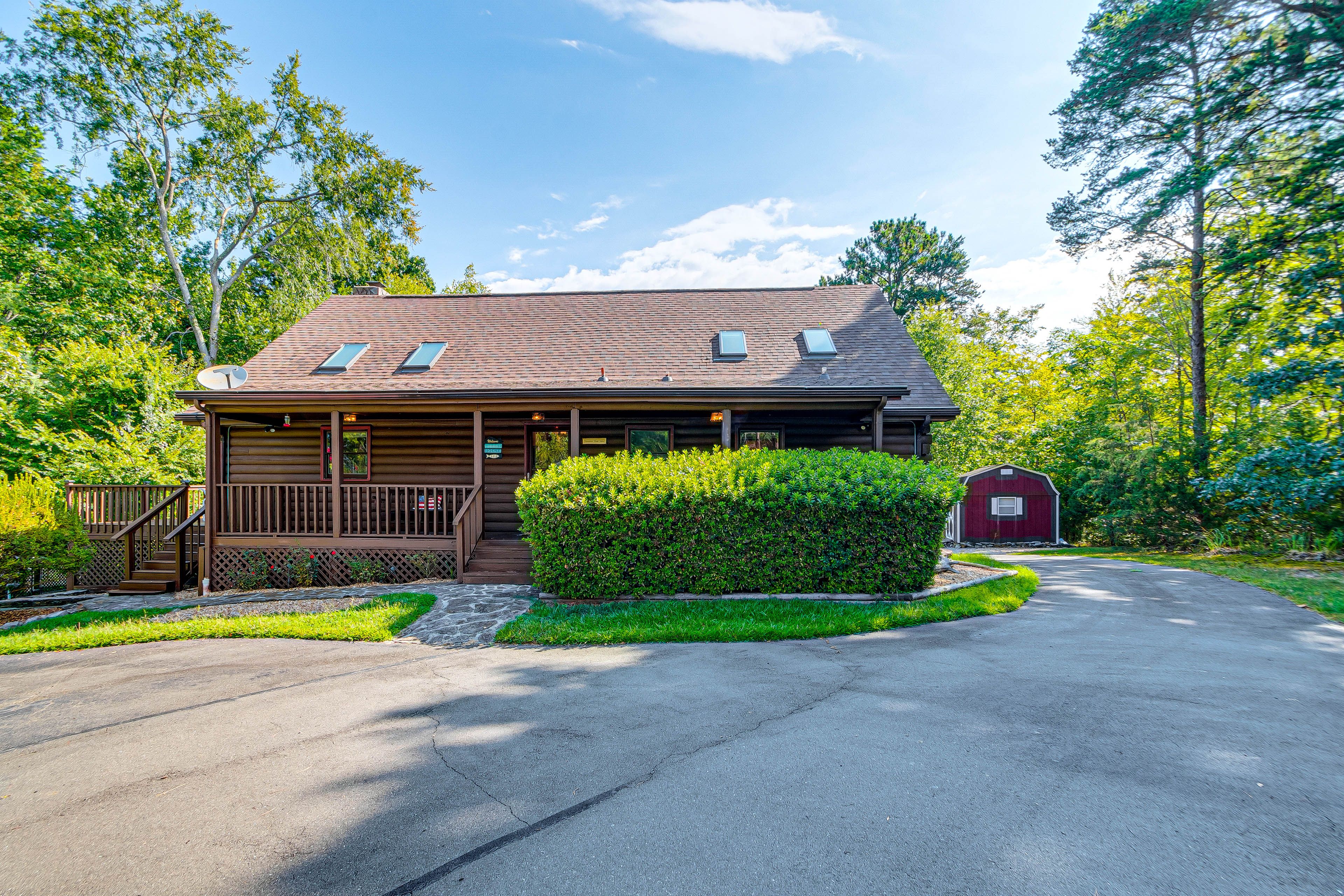 Parking | Driveway (4 Vehicles)