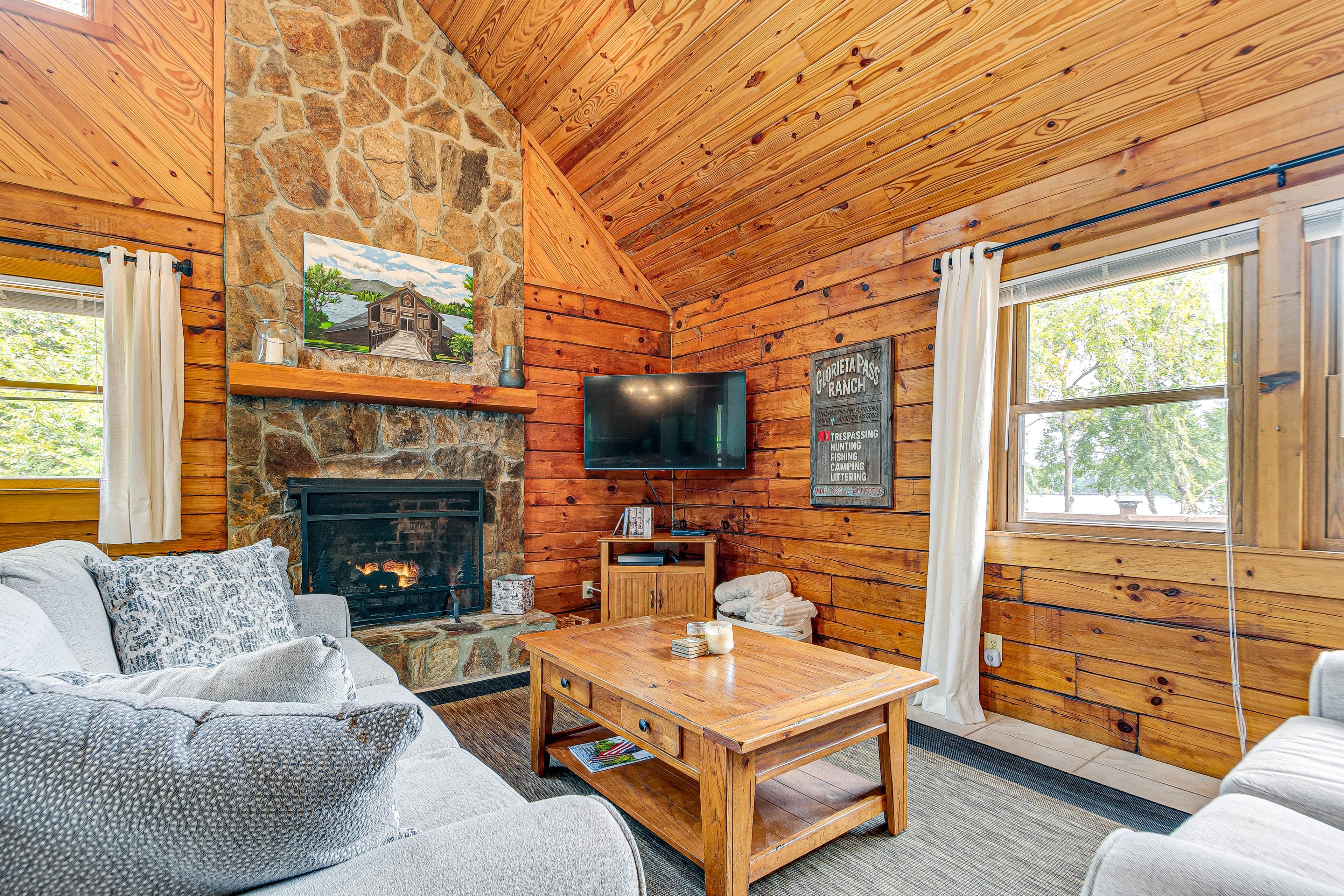 Living Room | 1st Floor | Gas Fireplace | Smart TV