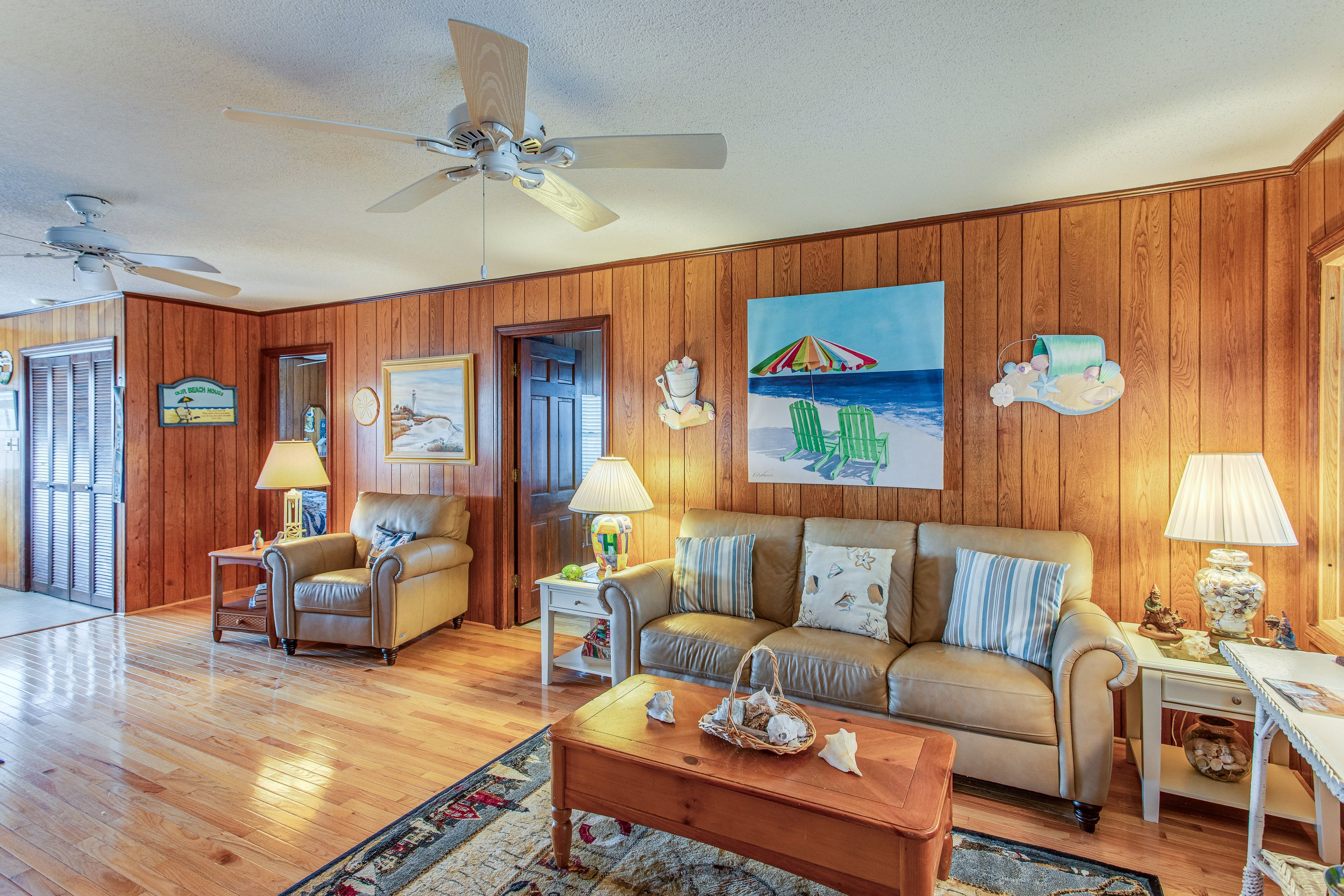 Living Room | Smart TV | Free WiFi