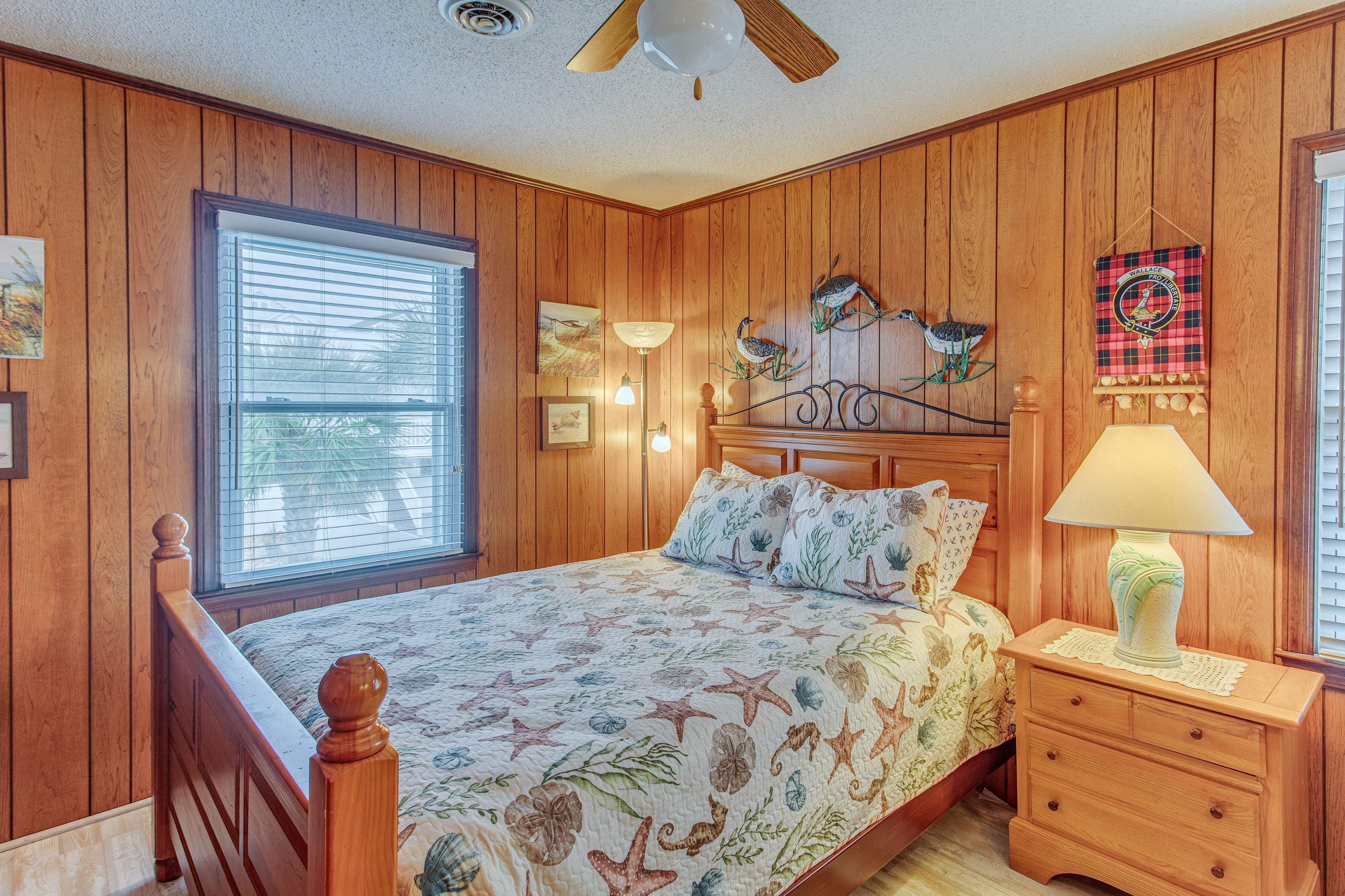 Bedroom 3 | Queen Bed