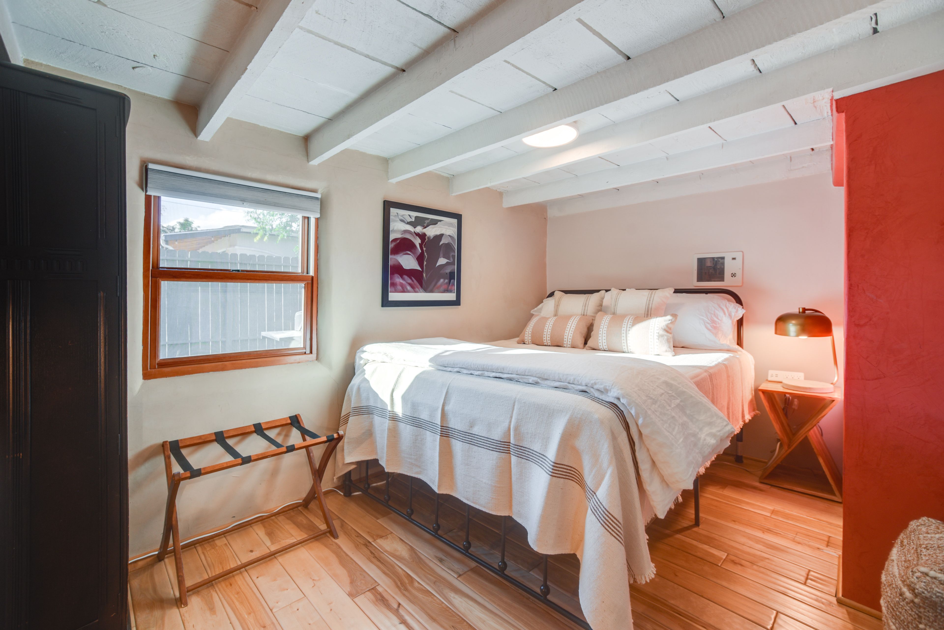 Bedroom 2 | Queen Bed | Desk