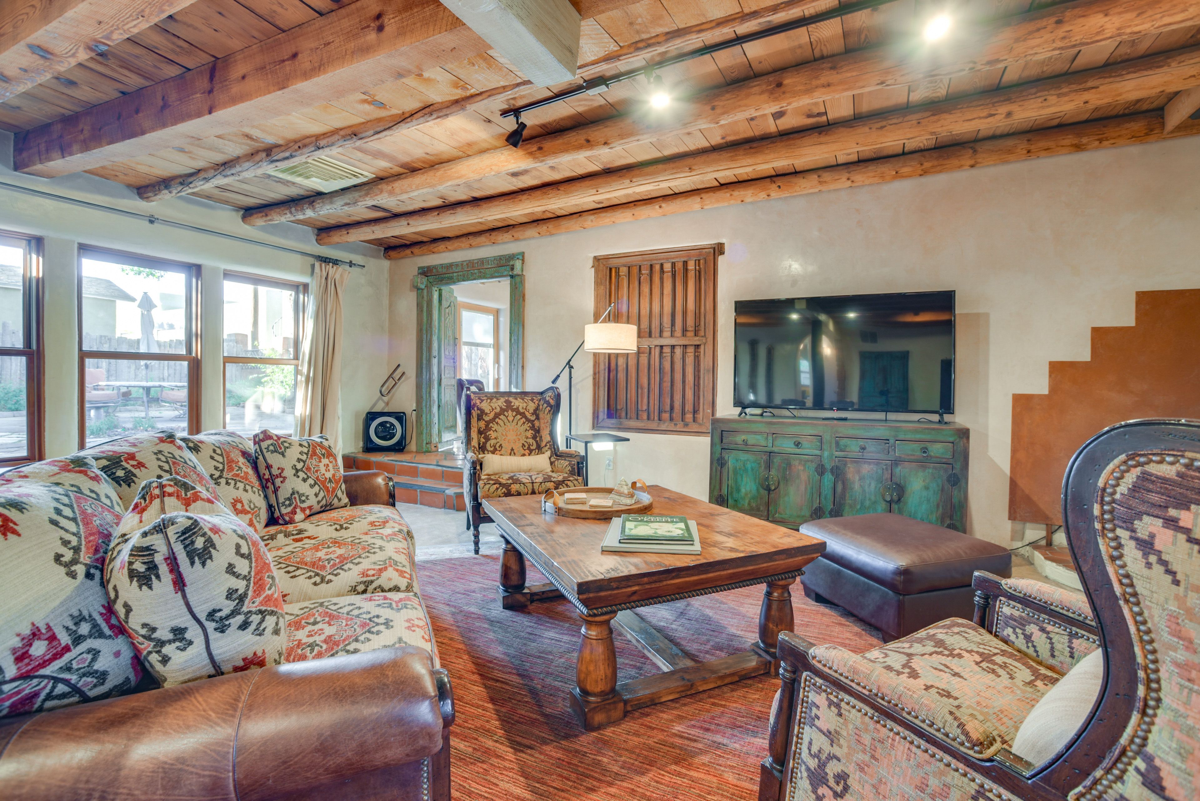 Living Room | Free WiFi | Central Heat & A/C