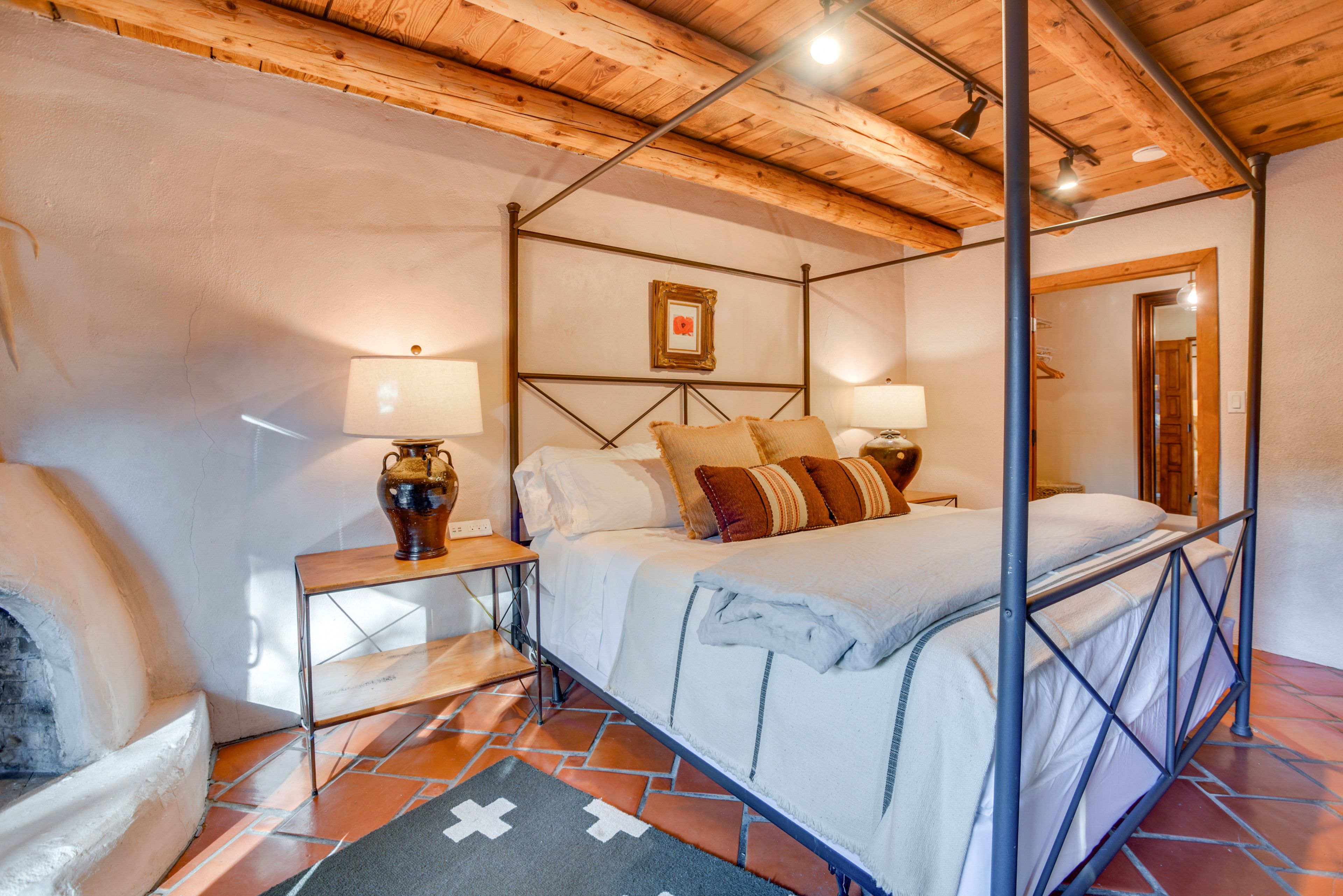 Bedroom 1 | King Bed | Smart TV | Linens Provided