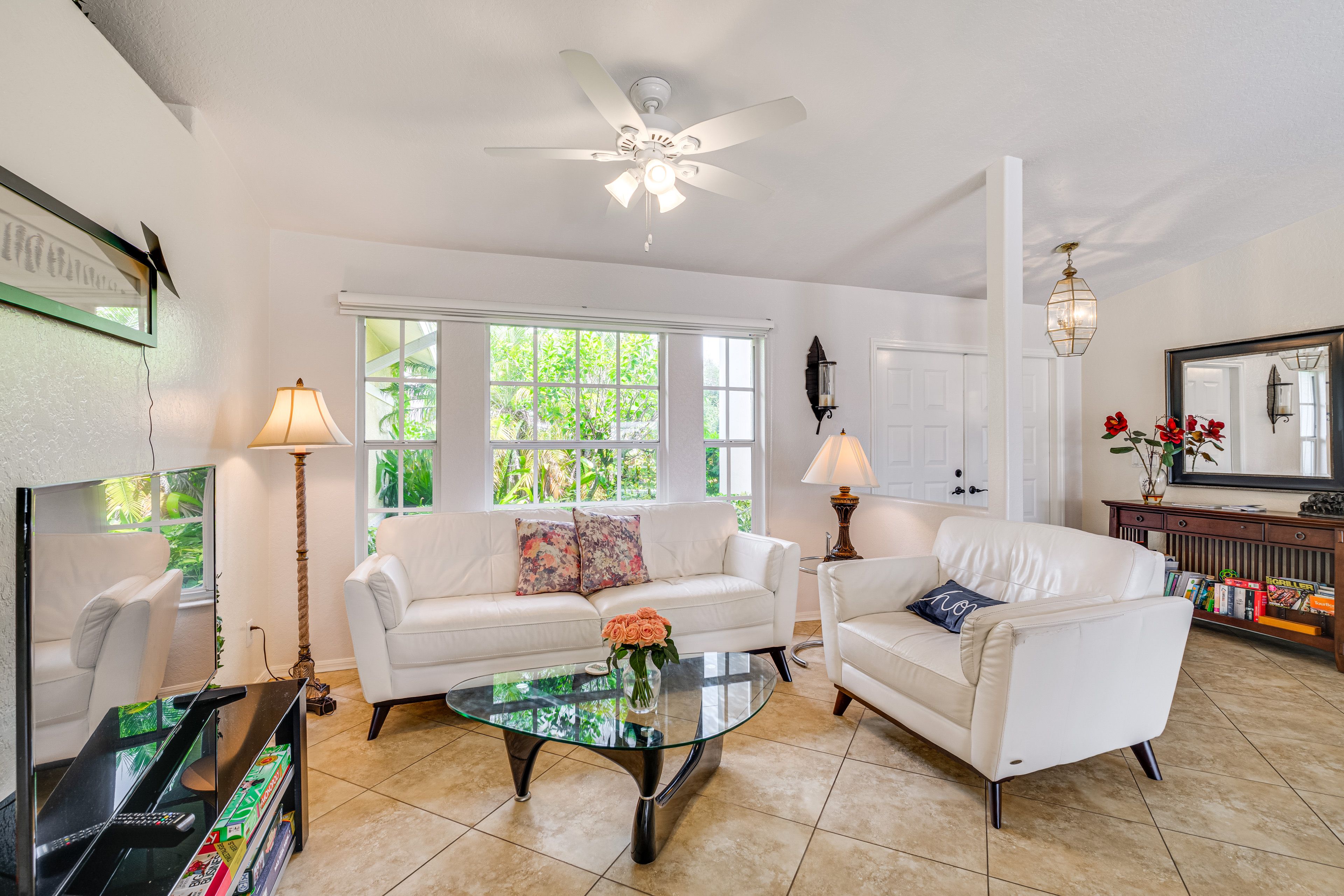 Living Room | Central A/C & Heat | Free WiFi