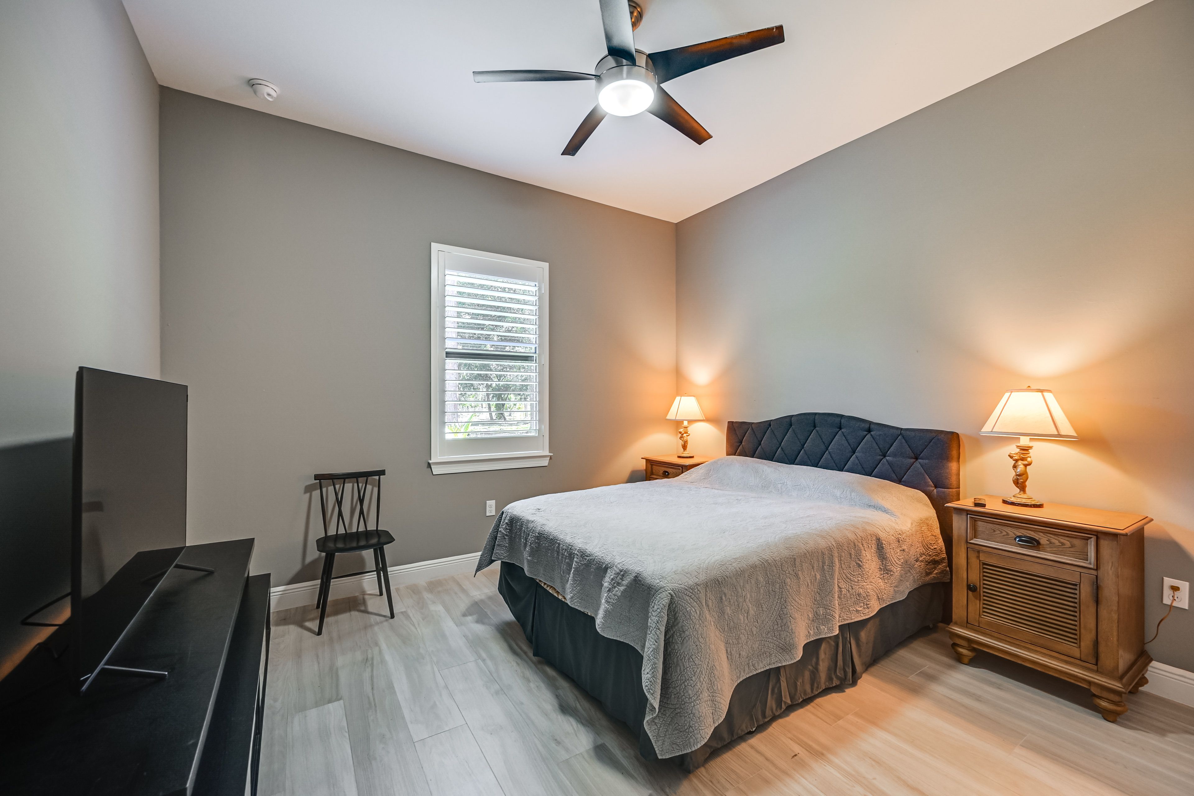 Bedroom 2 | Queen Bed