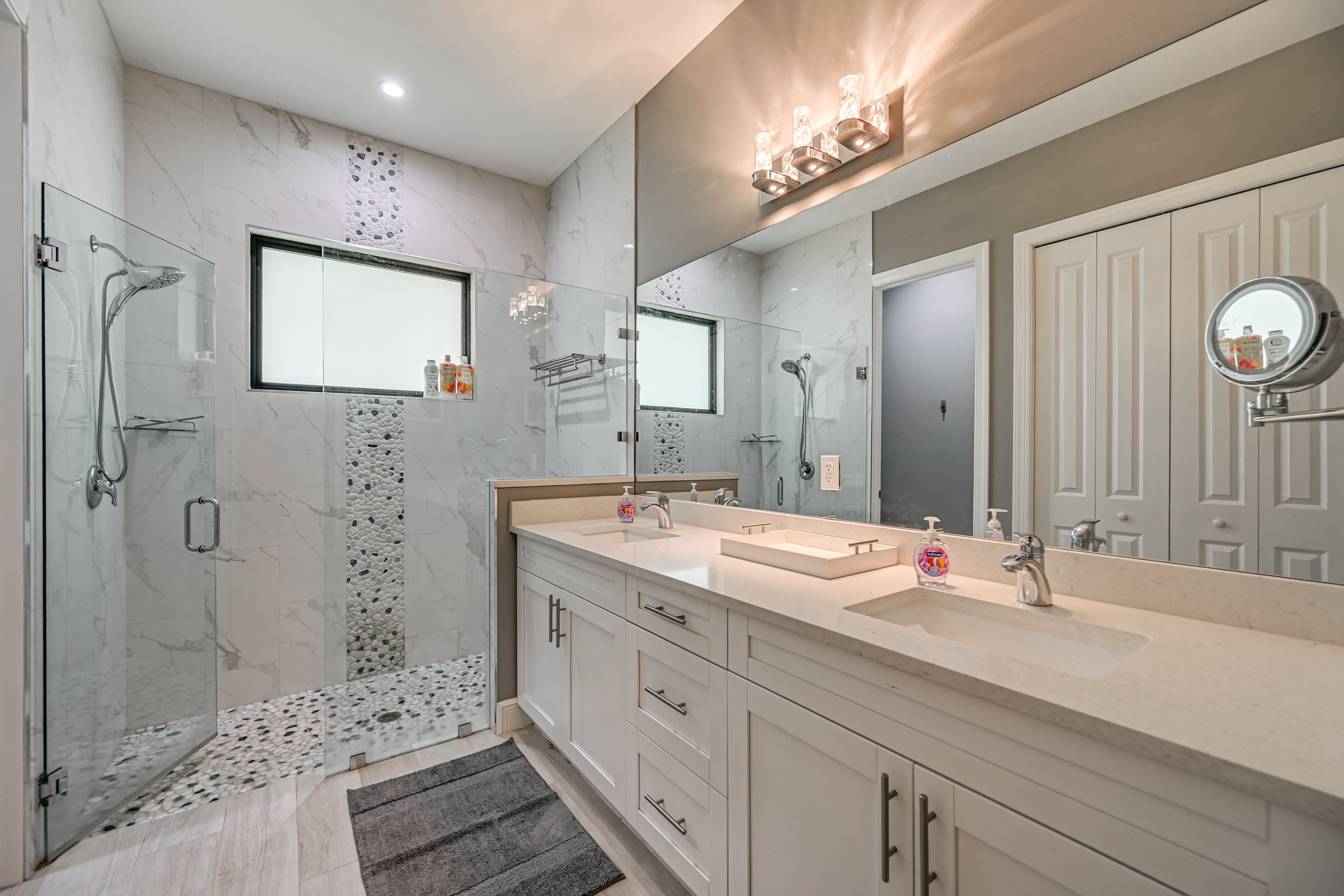En-Suite Bathroom | Towels Provided