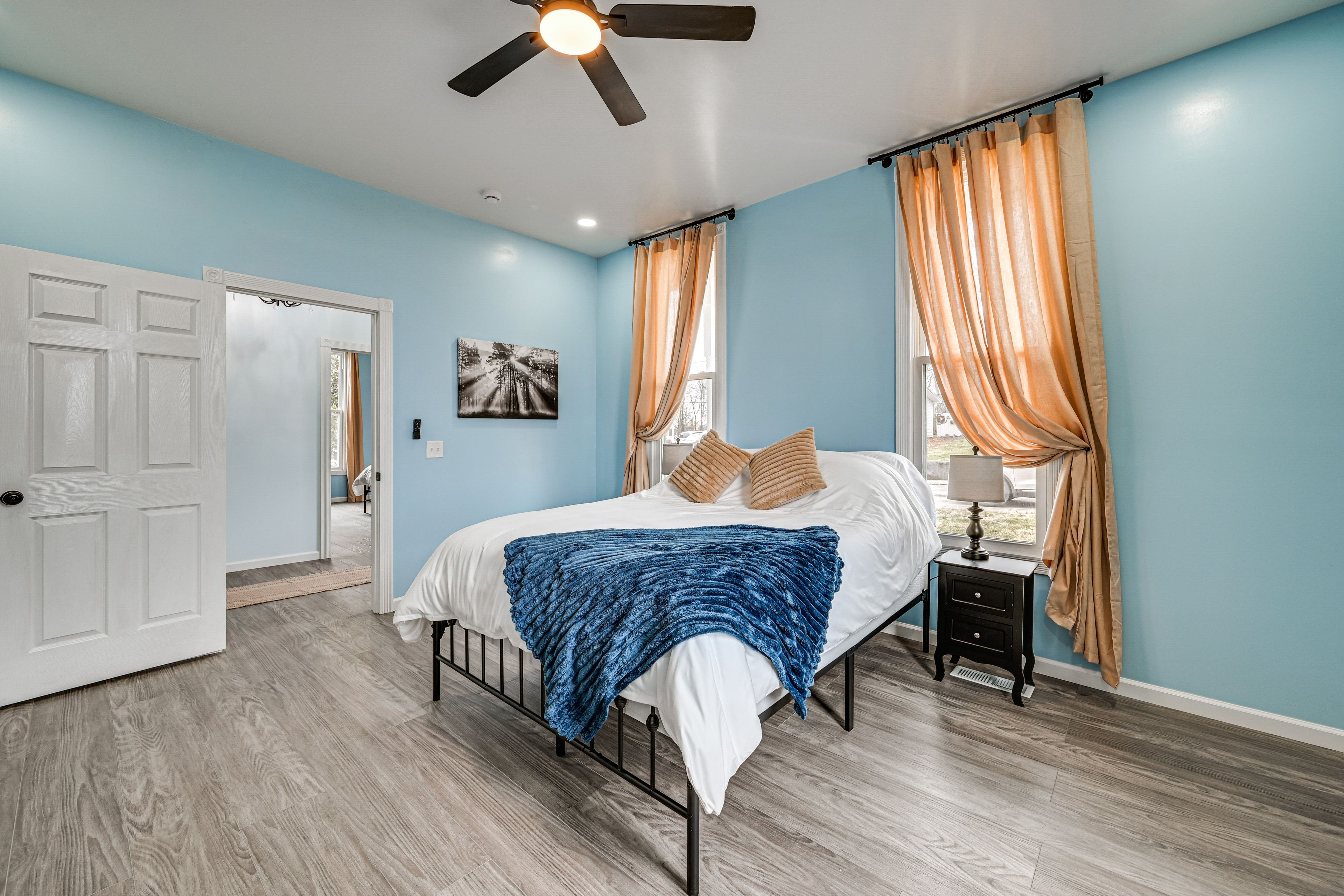 Bedroom 1 | Main Level | Queen Bed